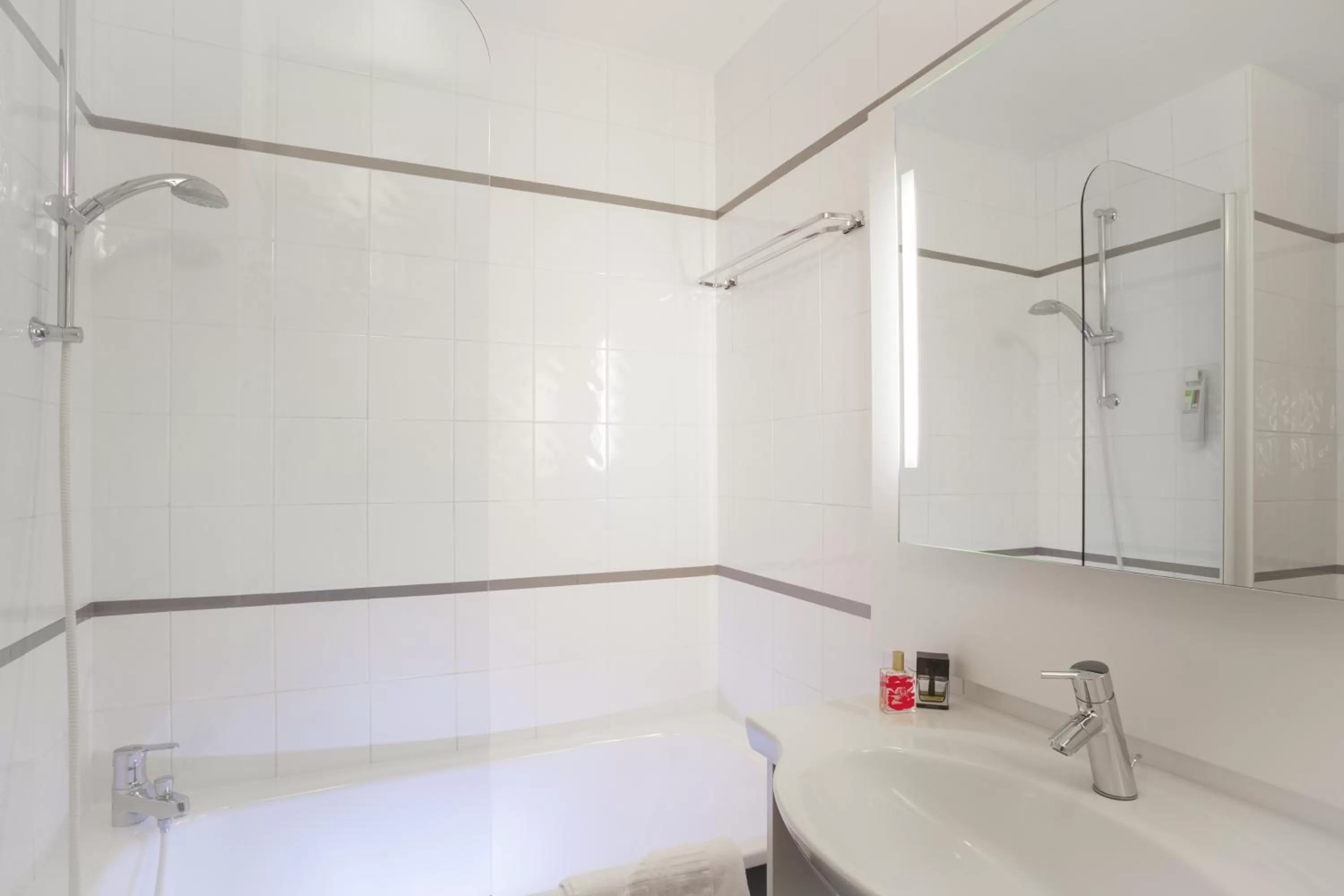 Bathroom in Ibis Styles Paris Massena Olympiades