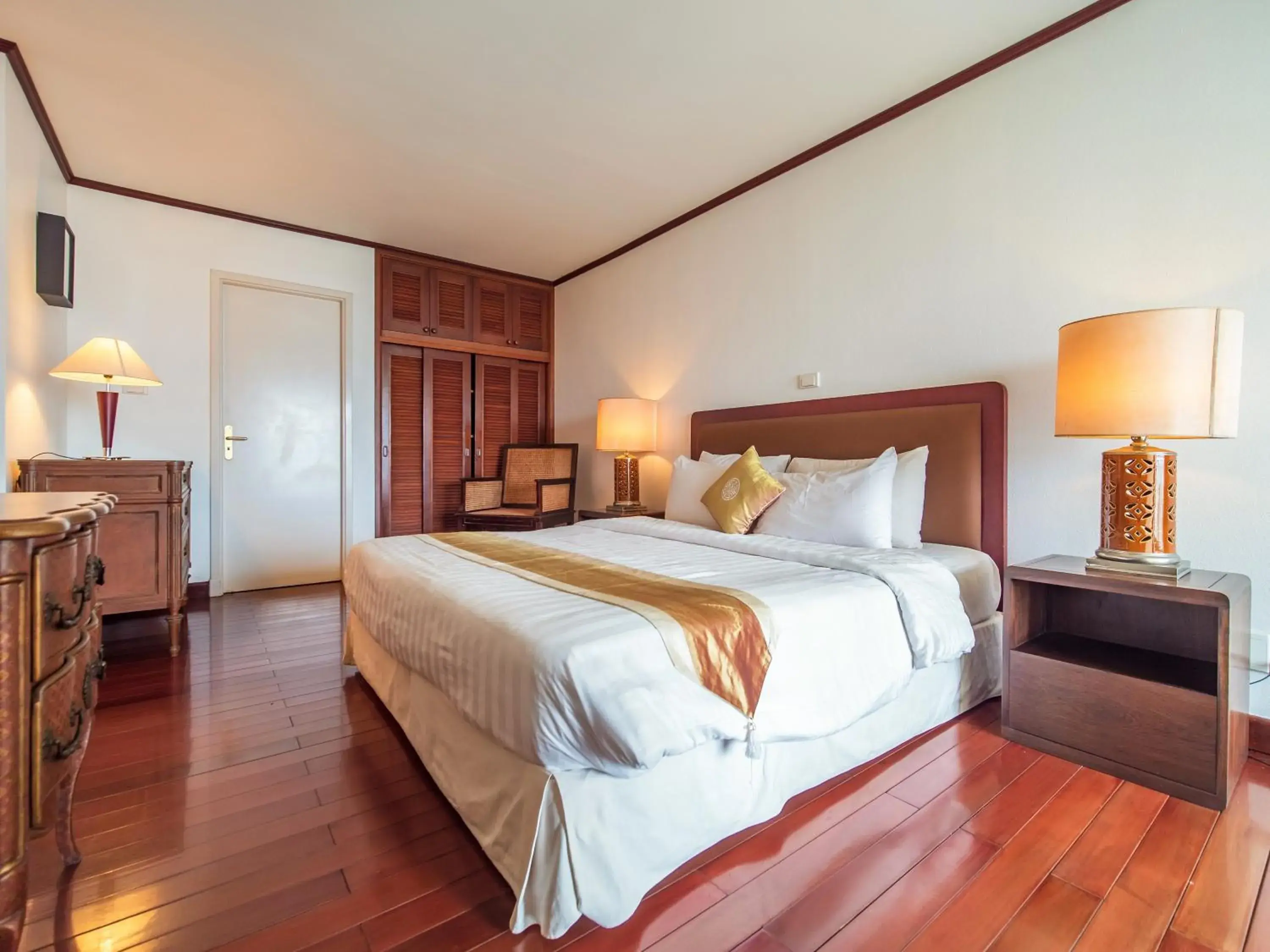 Bed in Saigon Domaine Luxury Residences