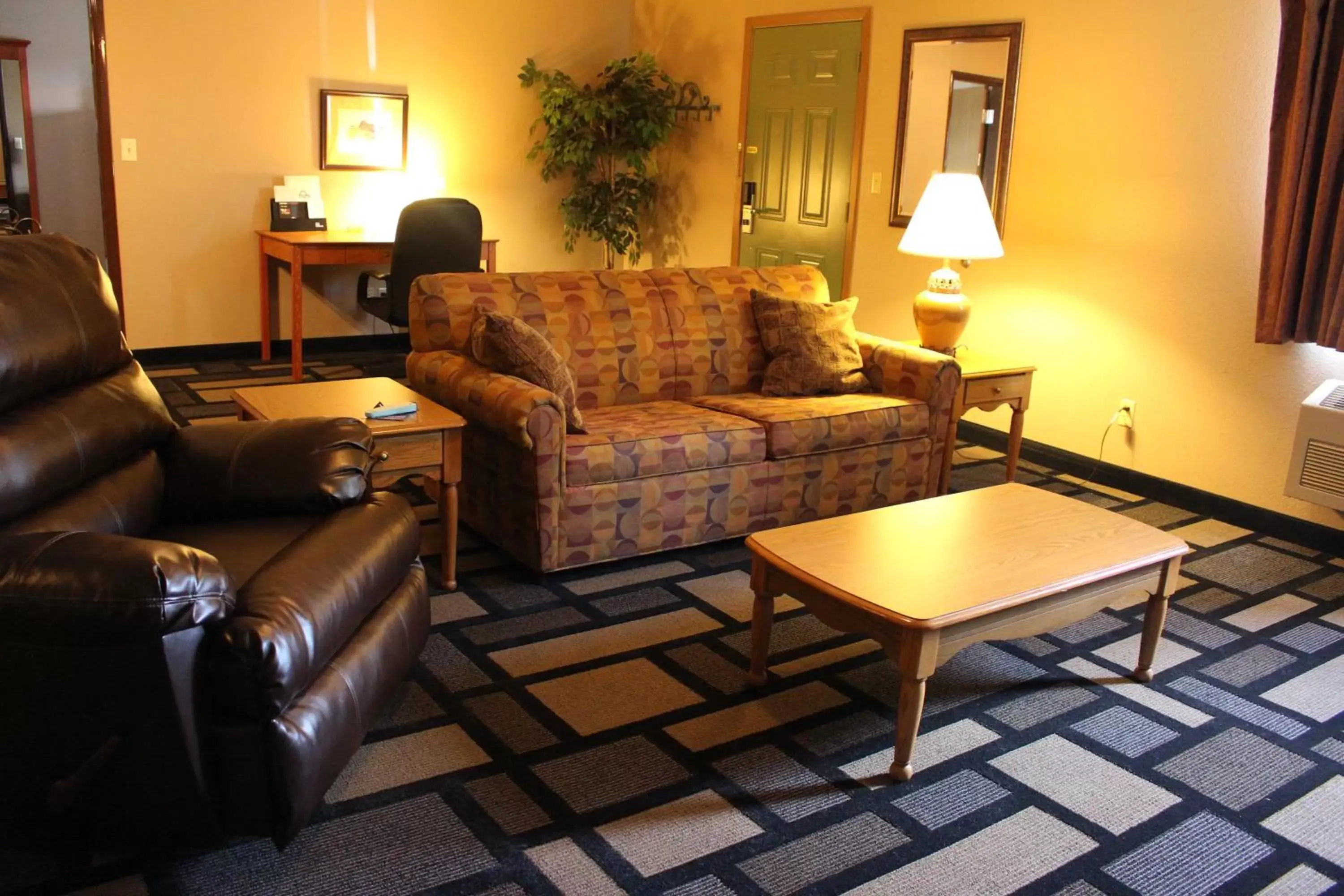 One-Bedroom Suite with King bed, Non-Smoking in Days Inn by Wyndham Watertown One-Bedroom Suite with King bed, Non-Smoking in Days Inn by Wyndham Watertown