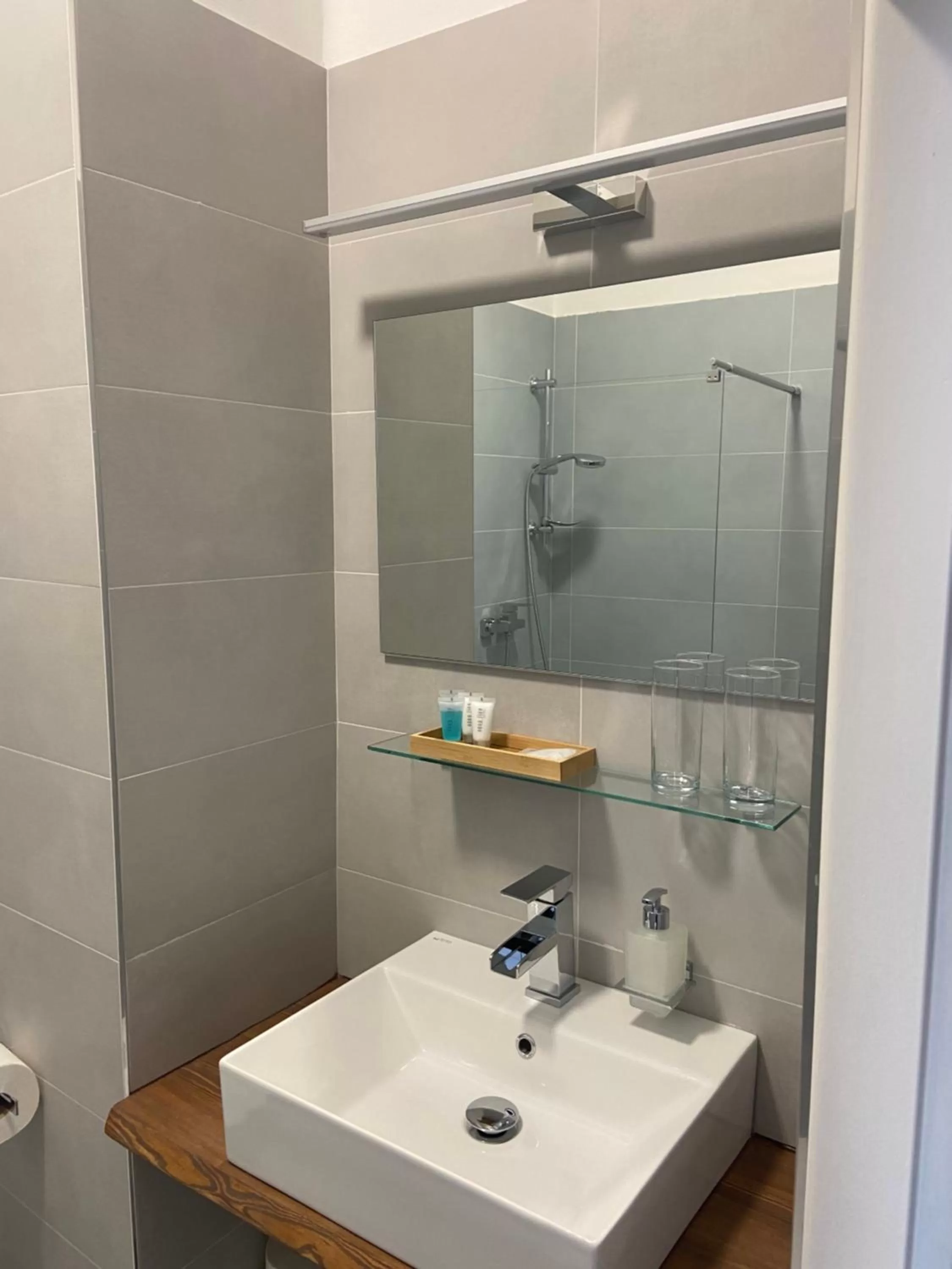 Shower in Aparthotel Slezák