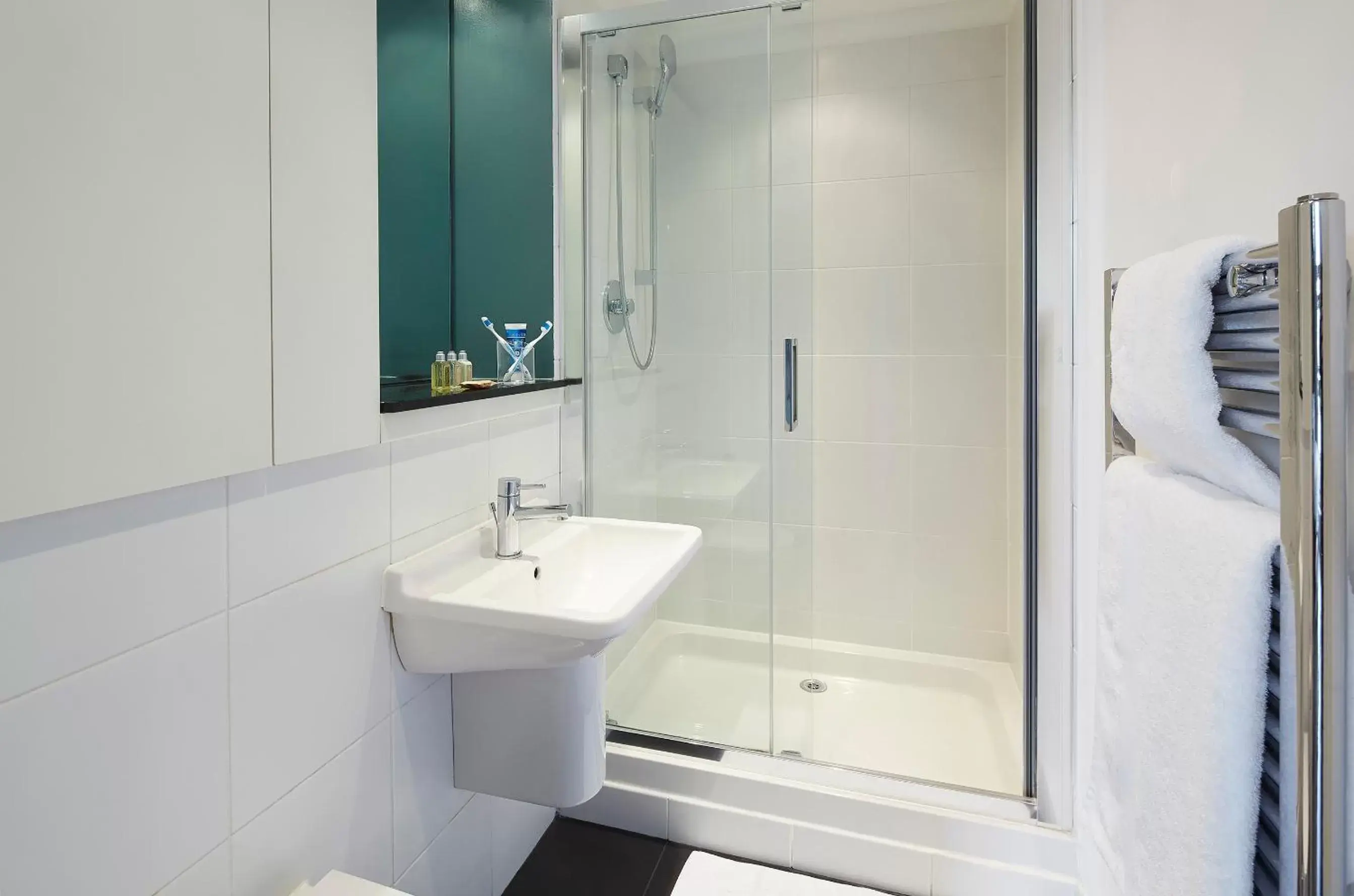 Shower, Bathroom in Marlin Canary Wharf