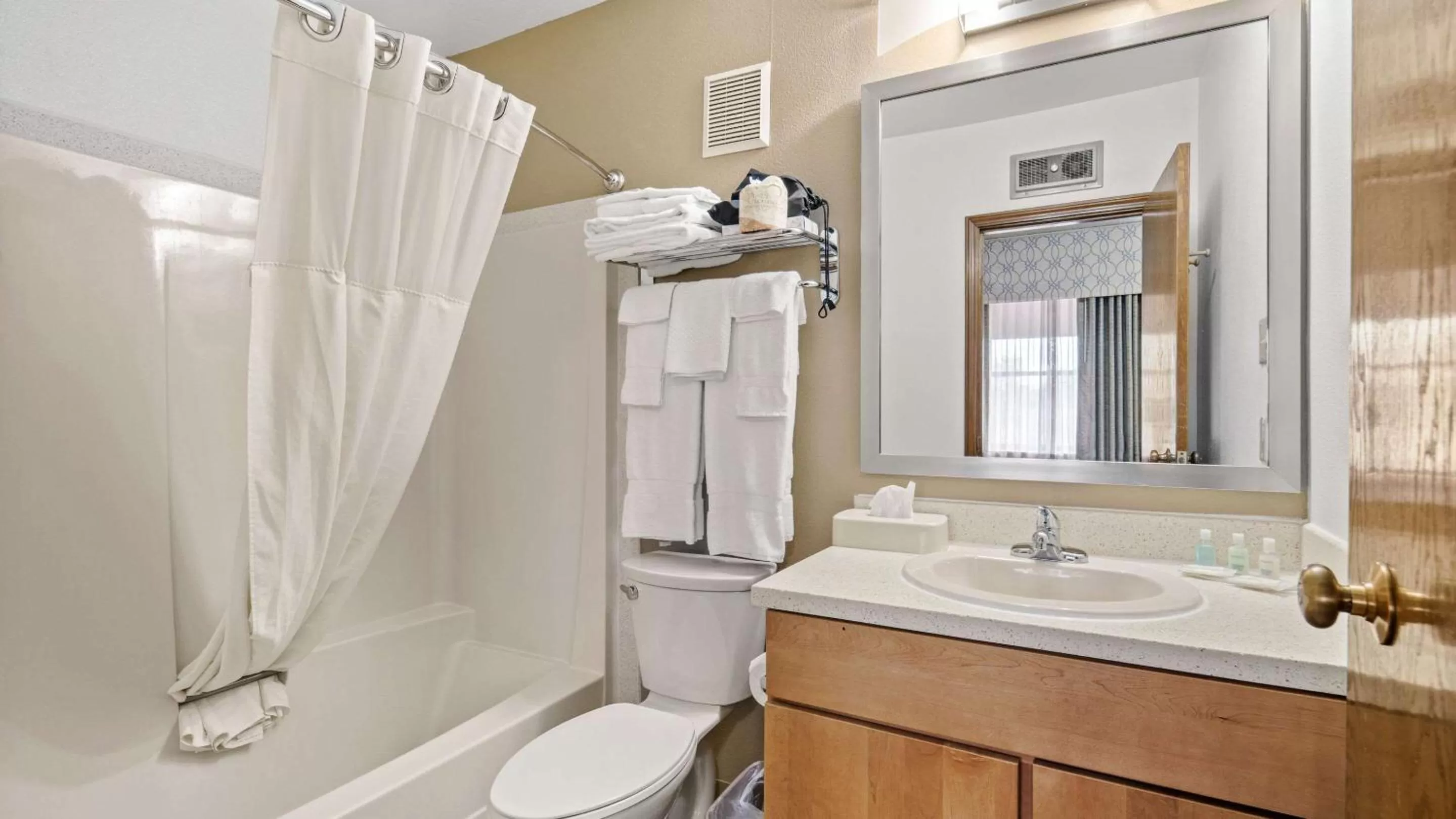 Bedroom in Clarion Hotel & Suites Fairbanks near Ft Wainwright