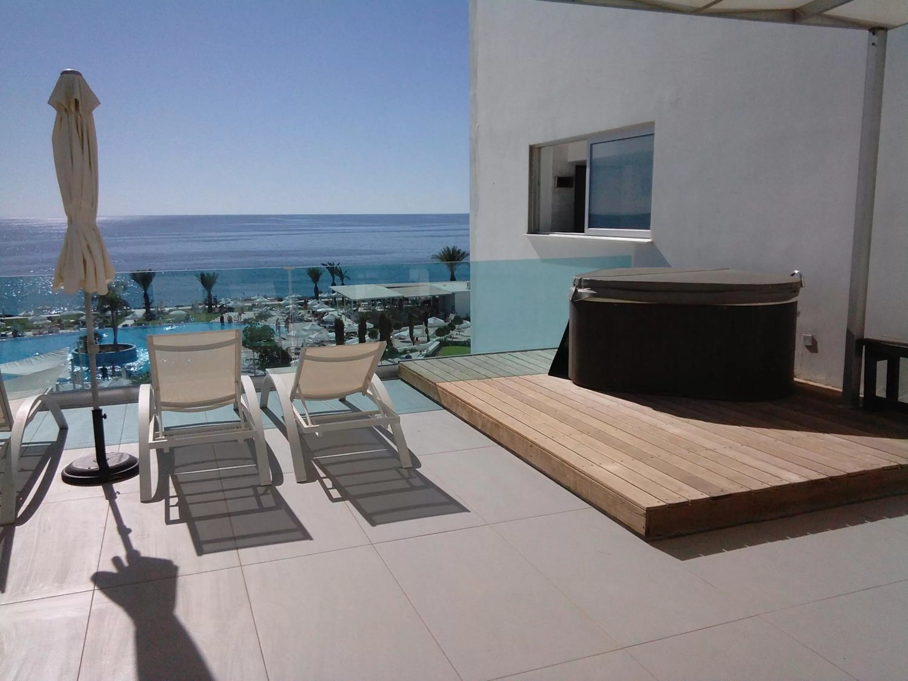 Balcony/Terrace in King Evelthon Beach Hotel & Resort