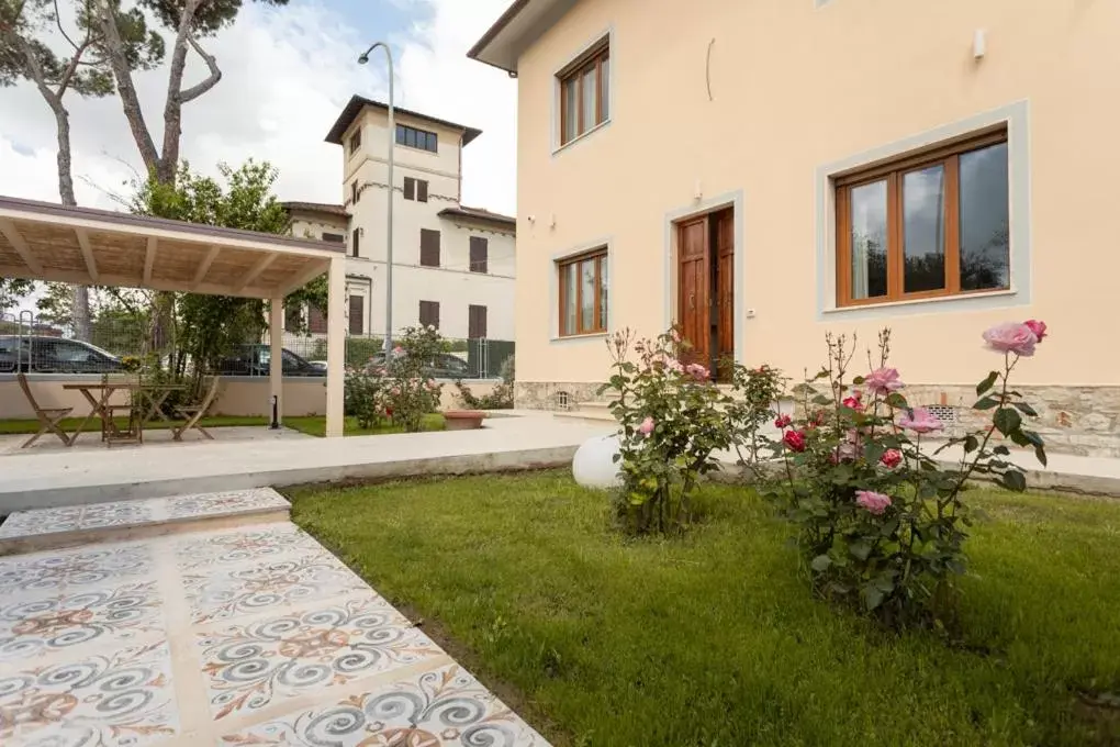 Garden, Property Building in Villa Rosa Antica