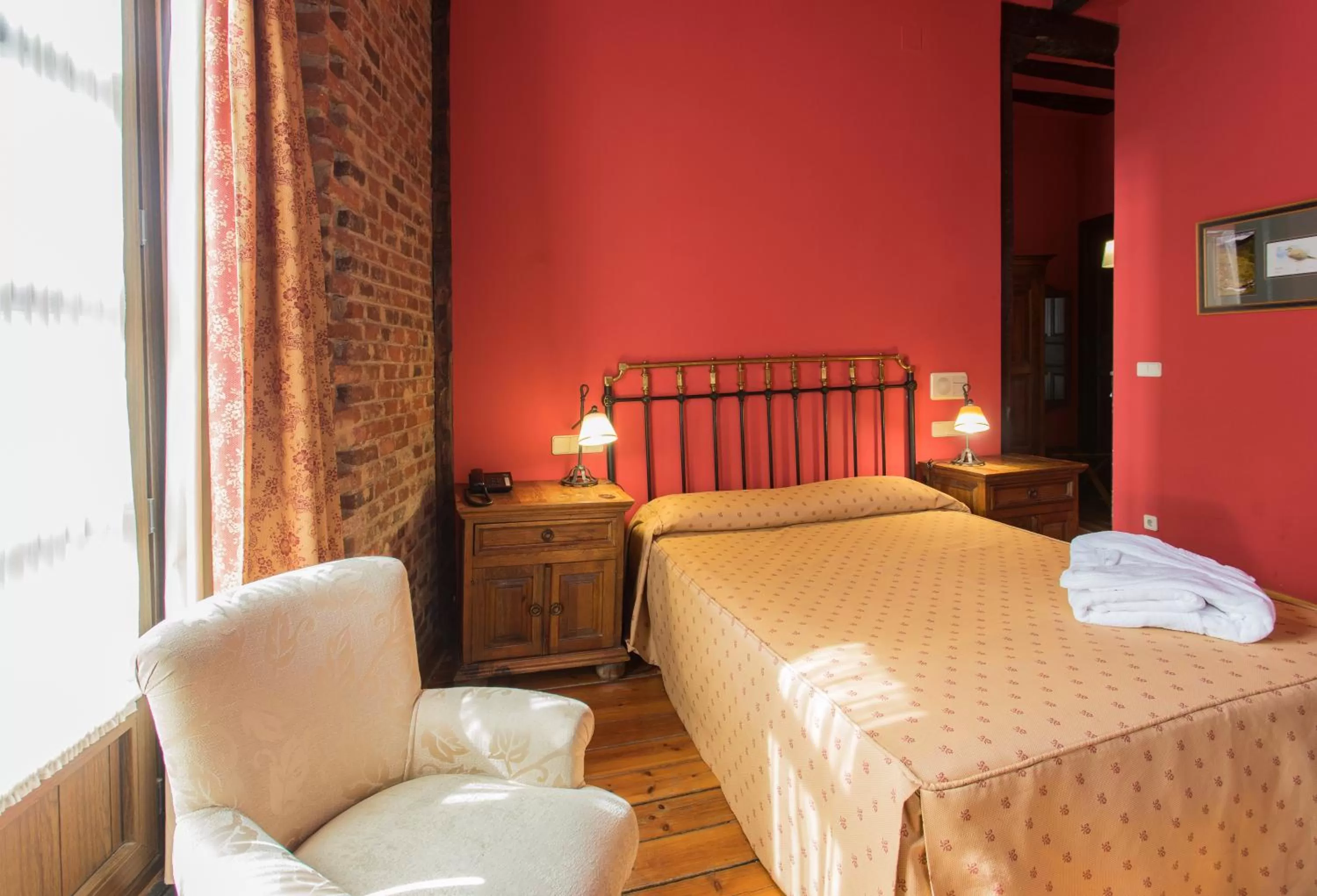 Photo of the whole room, Bed in Hotel La Posada Regia