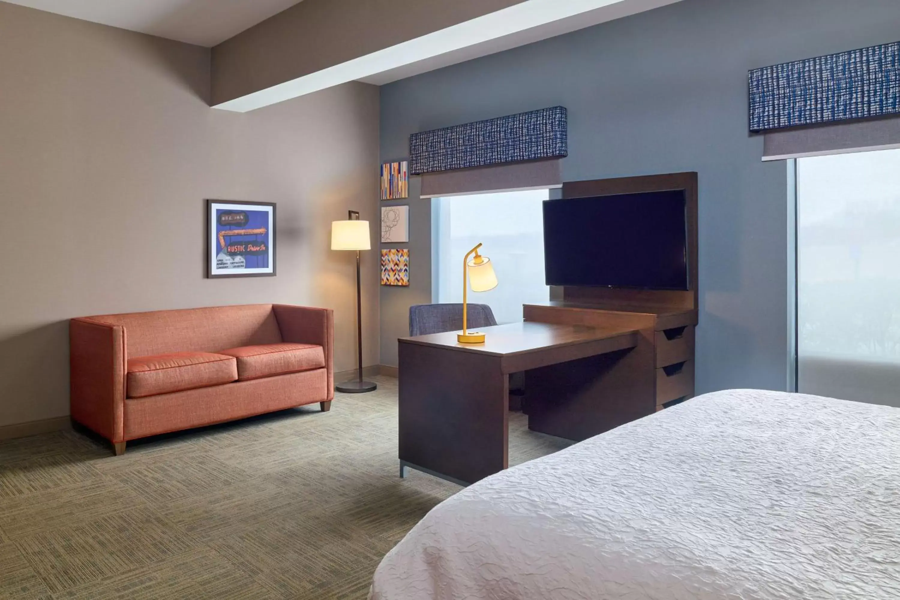 Bedroom, TV/Entertainment Center in Hampton Inn & Suites Providence / Smithfield