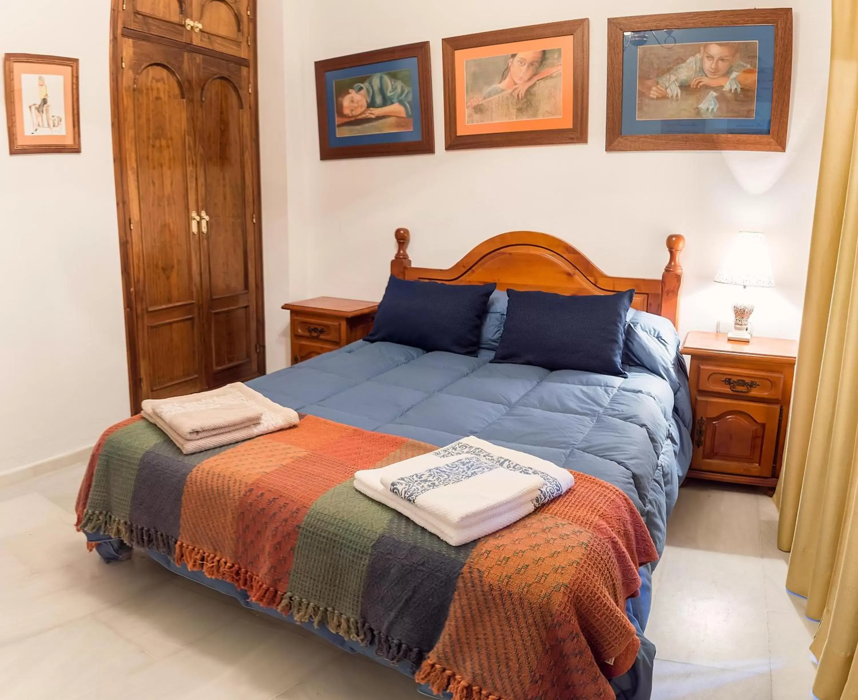 Photo of the whole room, Bed in Boutique house LujoPobre