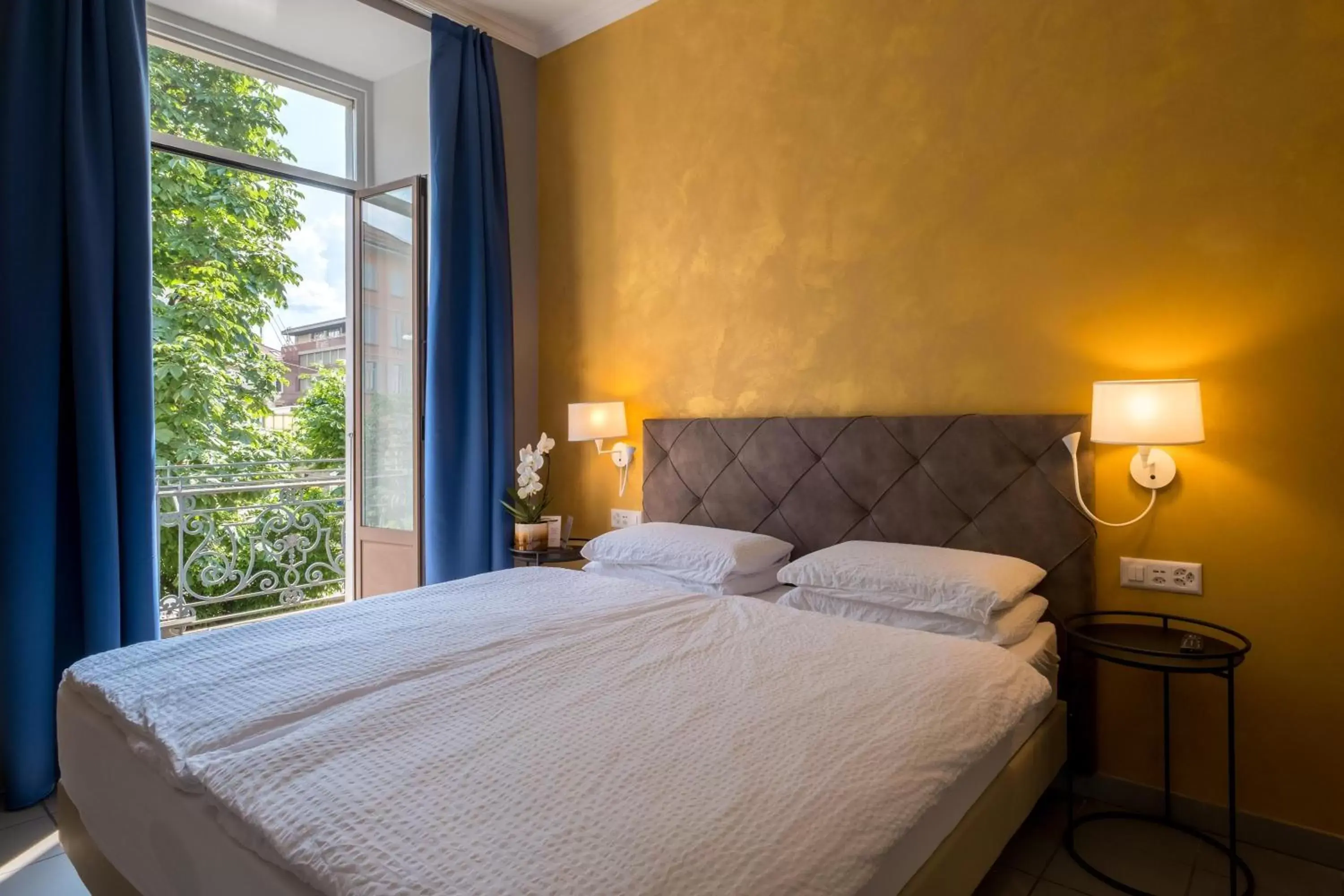 Bedroom, Bed in Hotel Zurigo Downtown