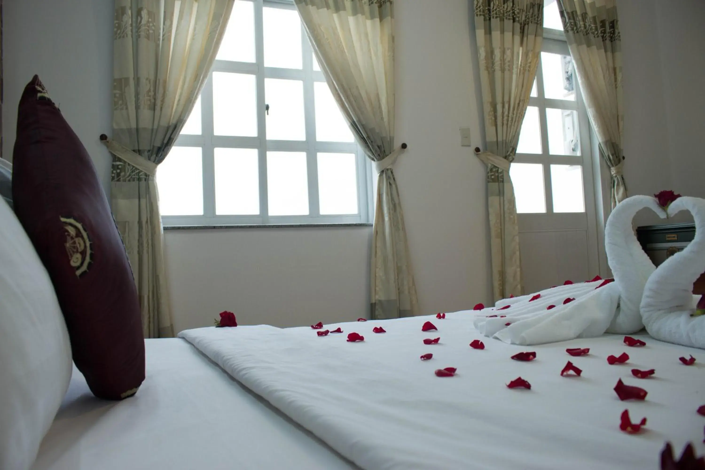 Bedroom, Bed in Hoa Phat Hotel & Apartment