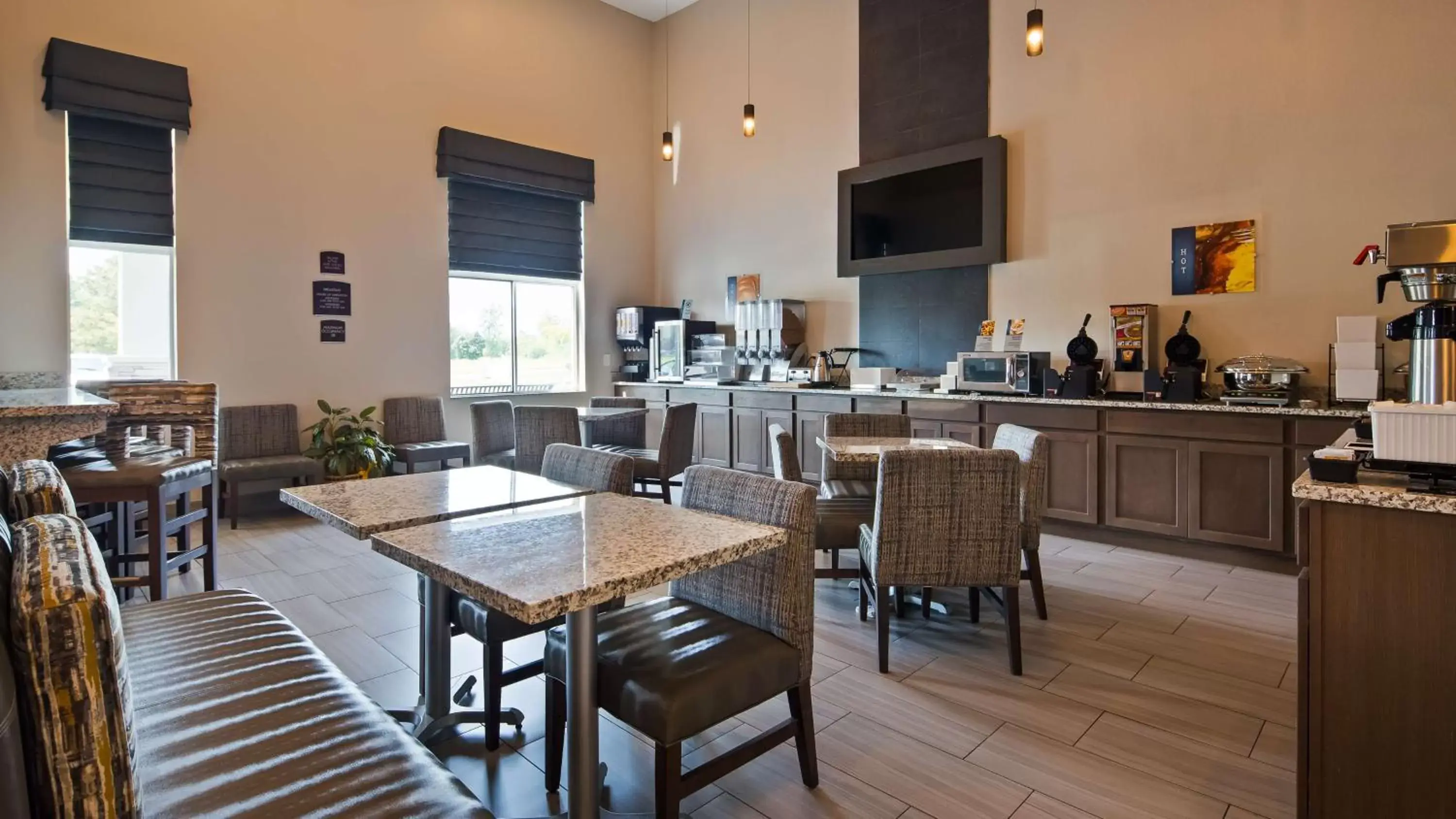 Restaurant/Places to Eat in Best Western Plus Flint Airport Inn & Suites