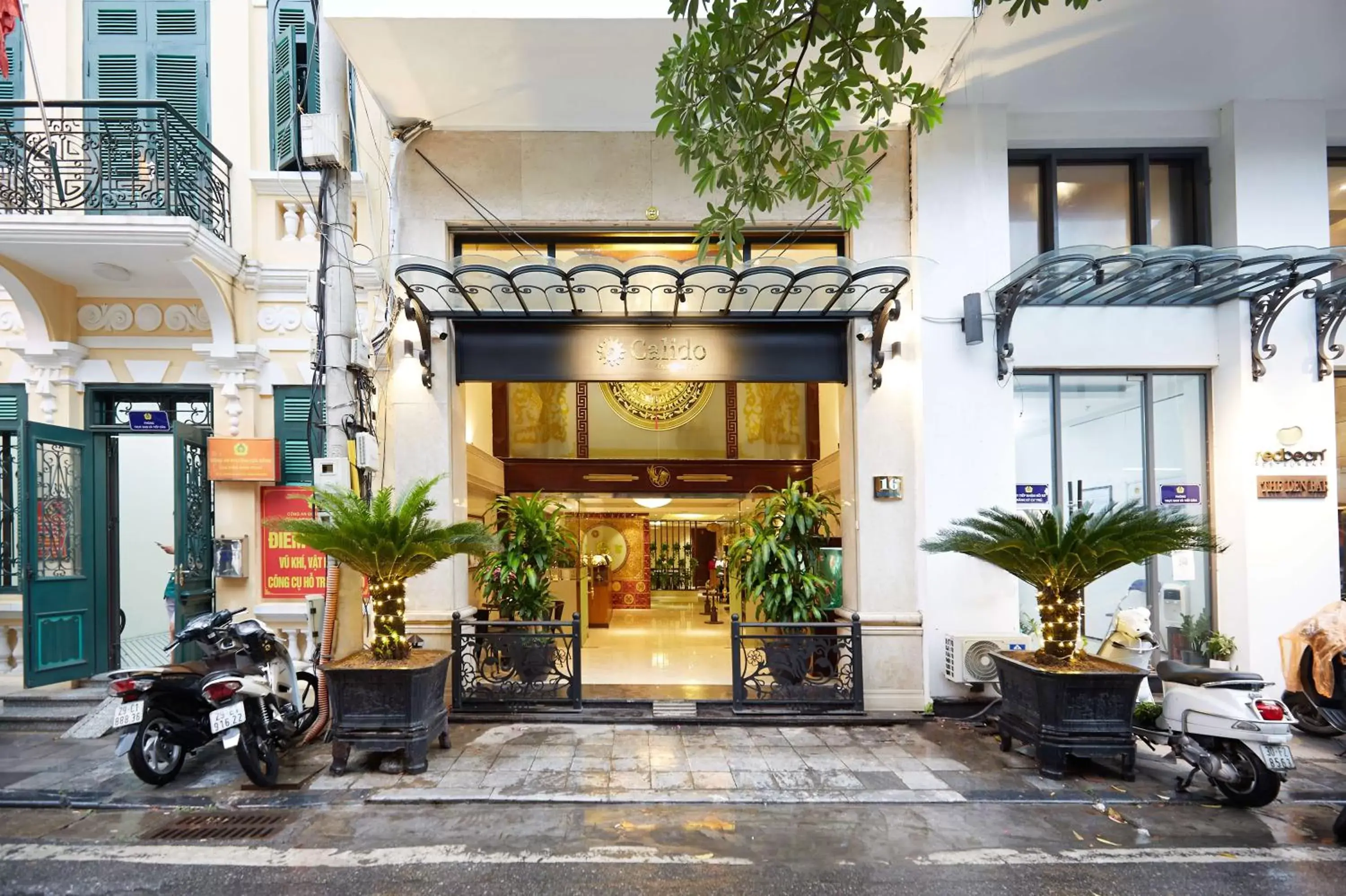 Facade/entrance in HaNoi Calido Hotel Facade/entrance in HaNoi Calido Hotel