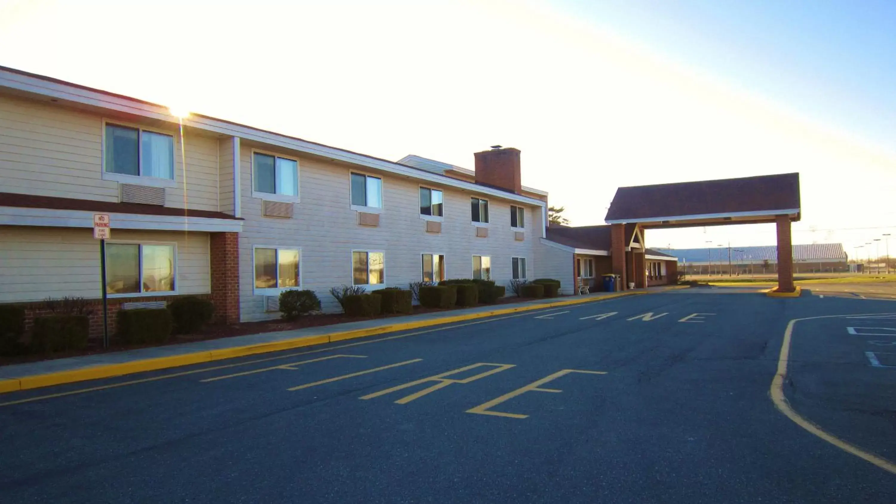 Facade/entrance, Property Building in Quality Inn & Suites Harrington