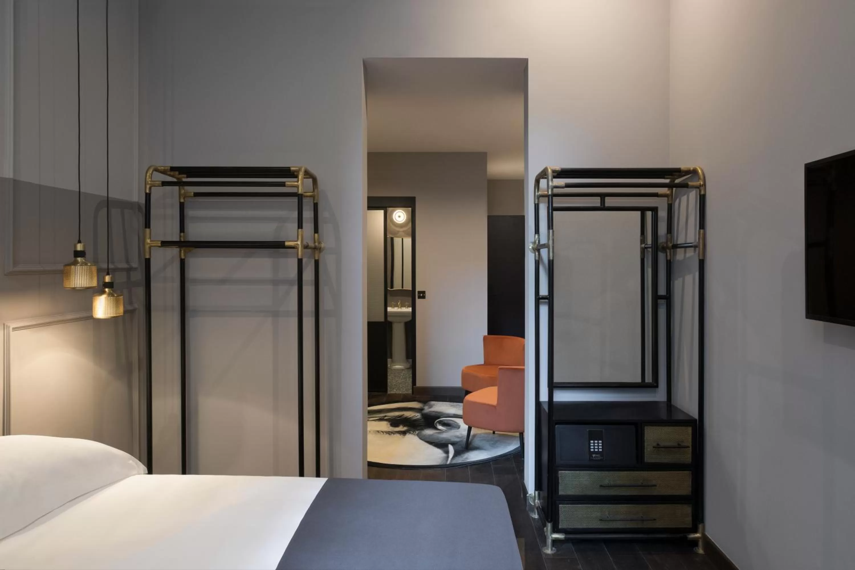 Bedroom, Bed in Chapter Roma