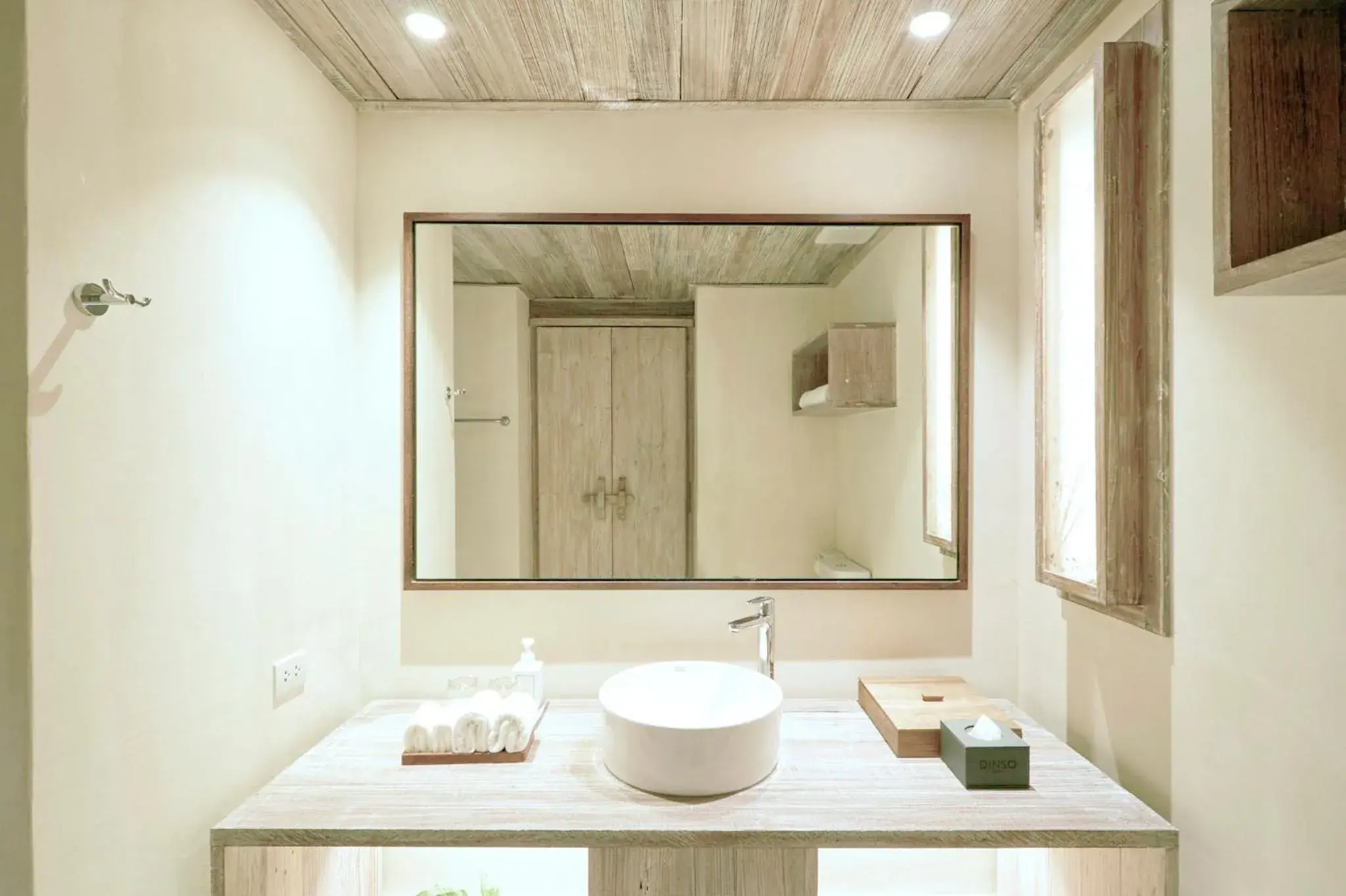 Bathroom in Dinso Resort & Villas Phuket an IHG Hotel