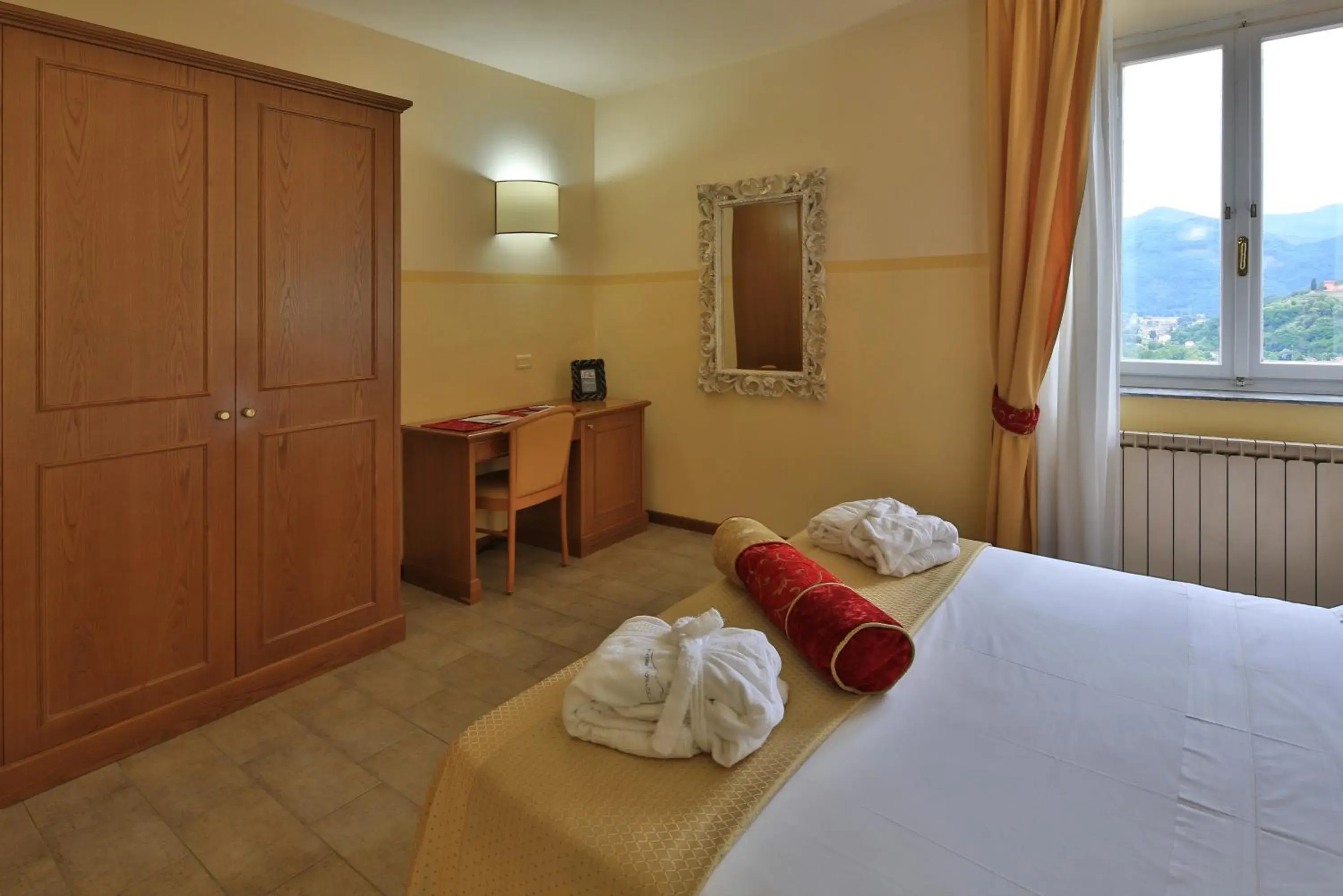 Bed in Hotel & Terme Bagni di Lucca