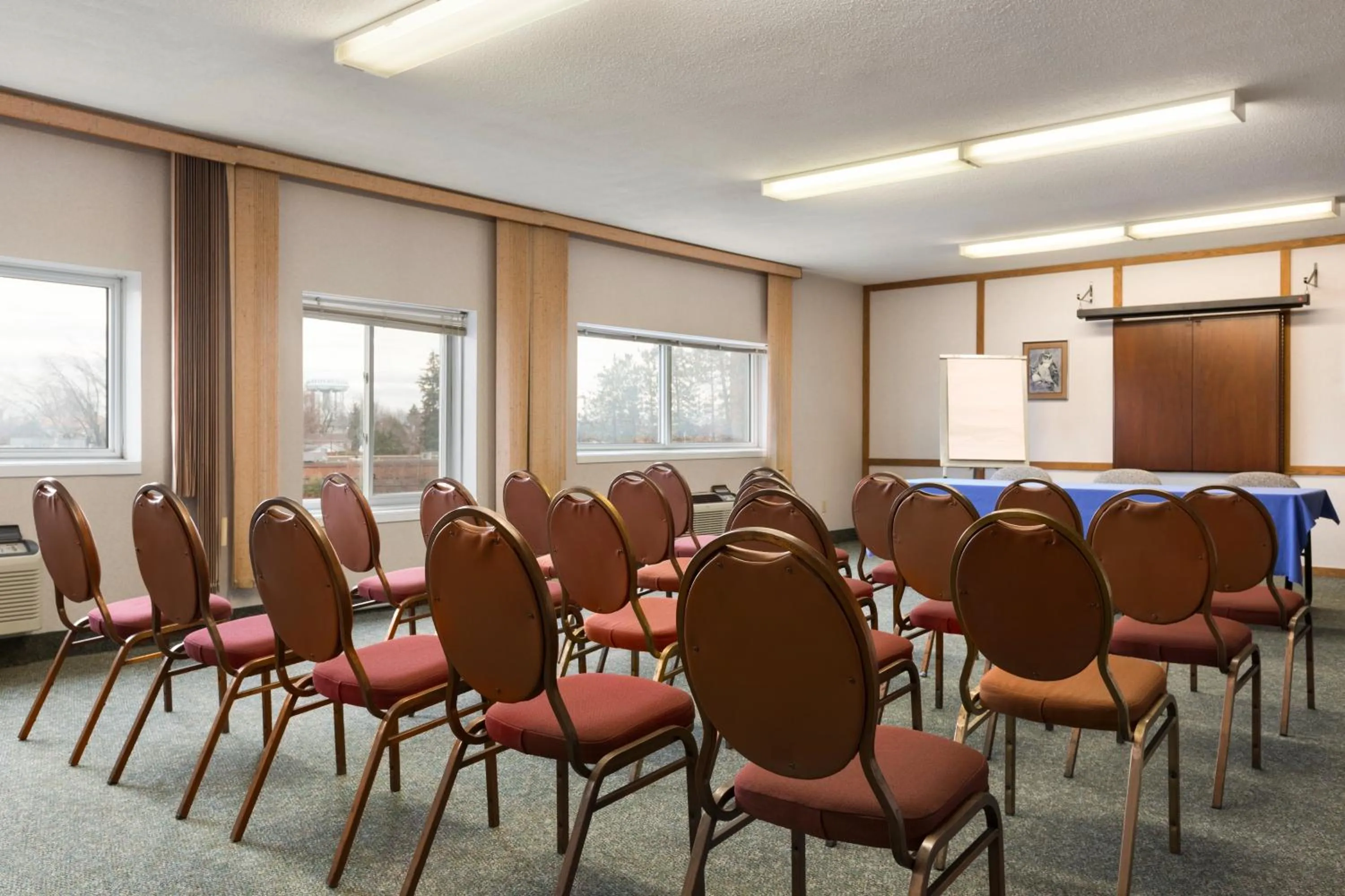 Meeting/conference room in Days Inn by Wyndham Brockville