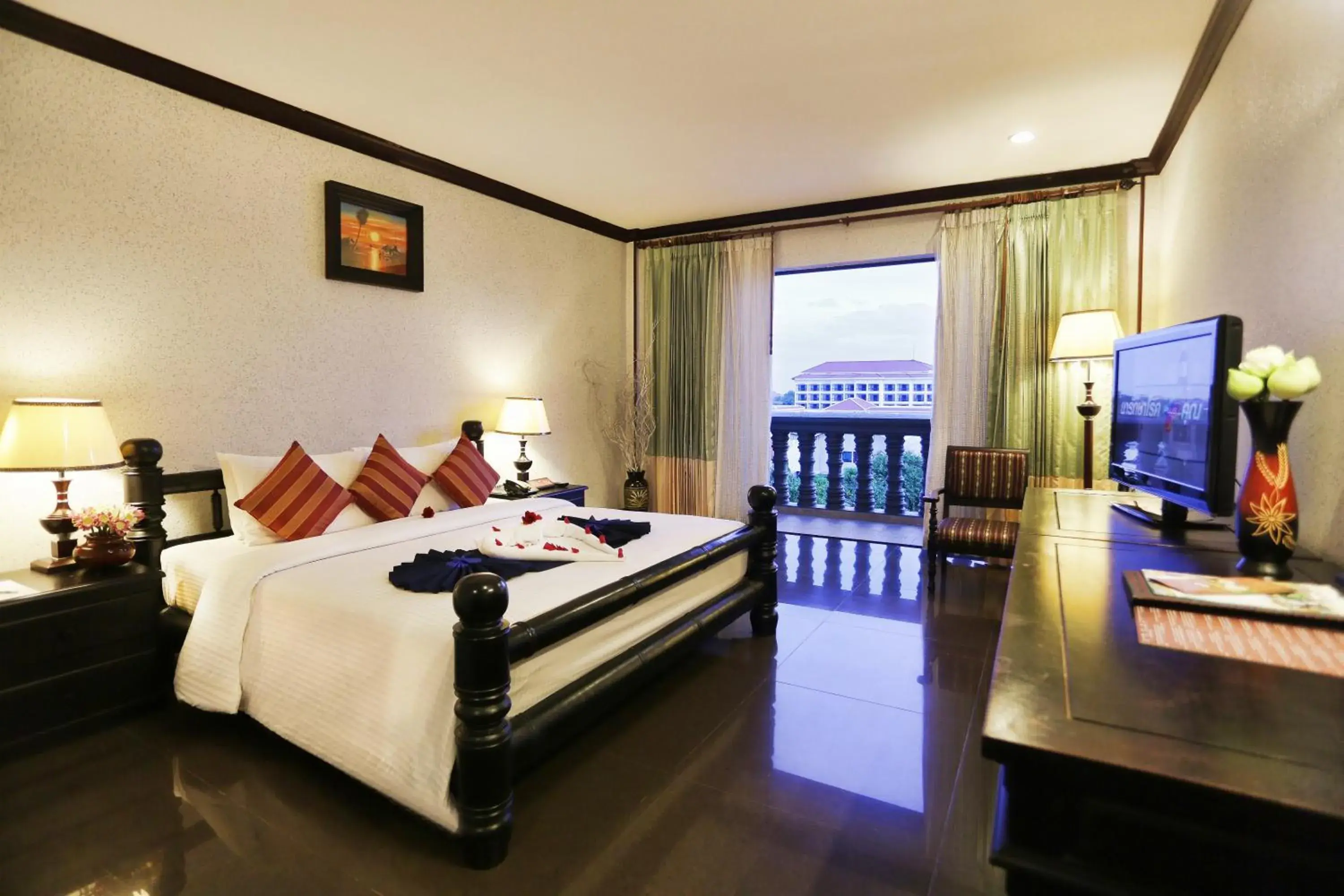 Bed in Lucky Angkor Hotel & Spa