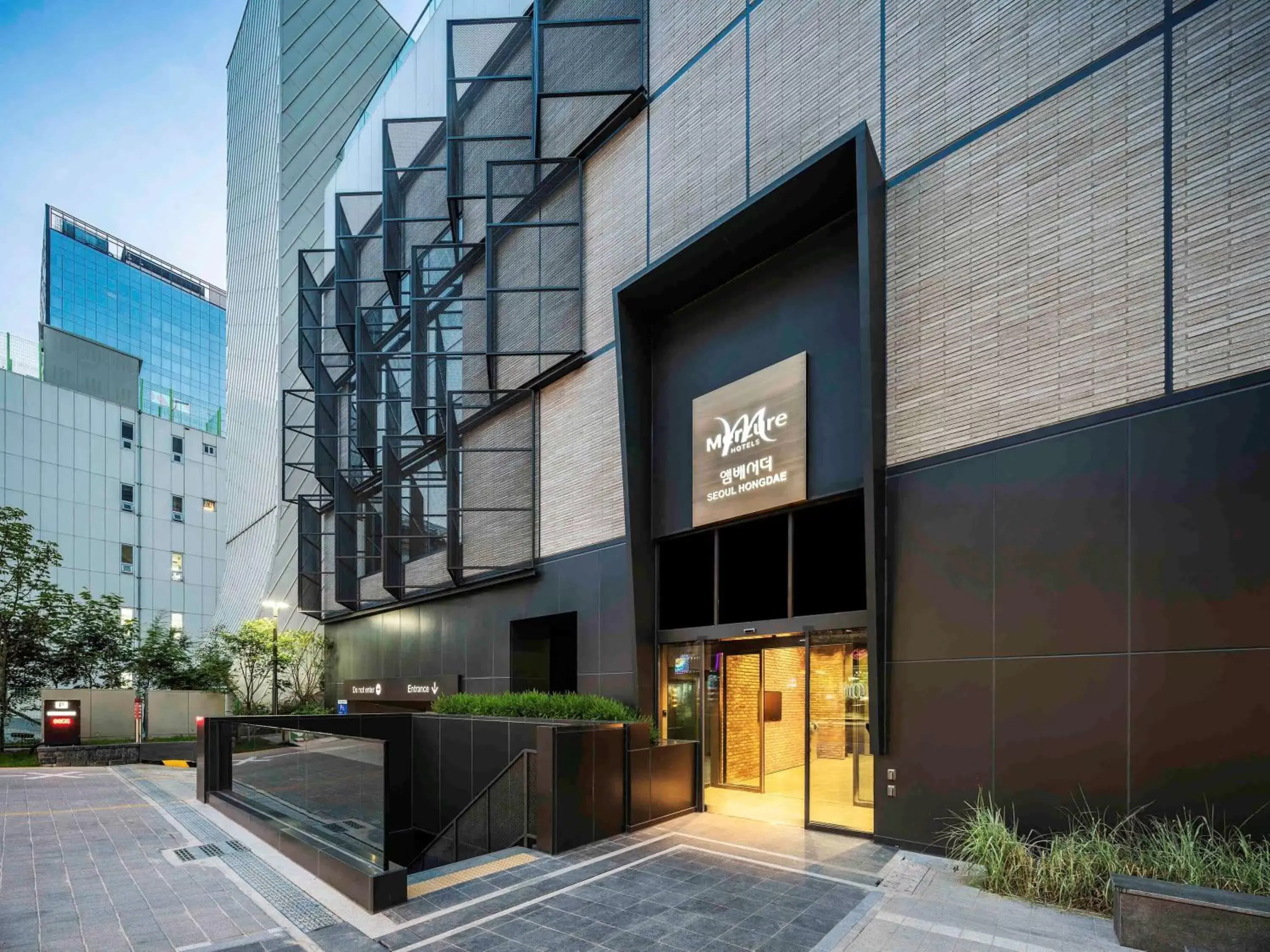 Property Building in Mercure Ambassador Seoul Hongdae