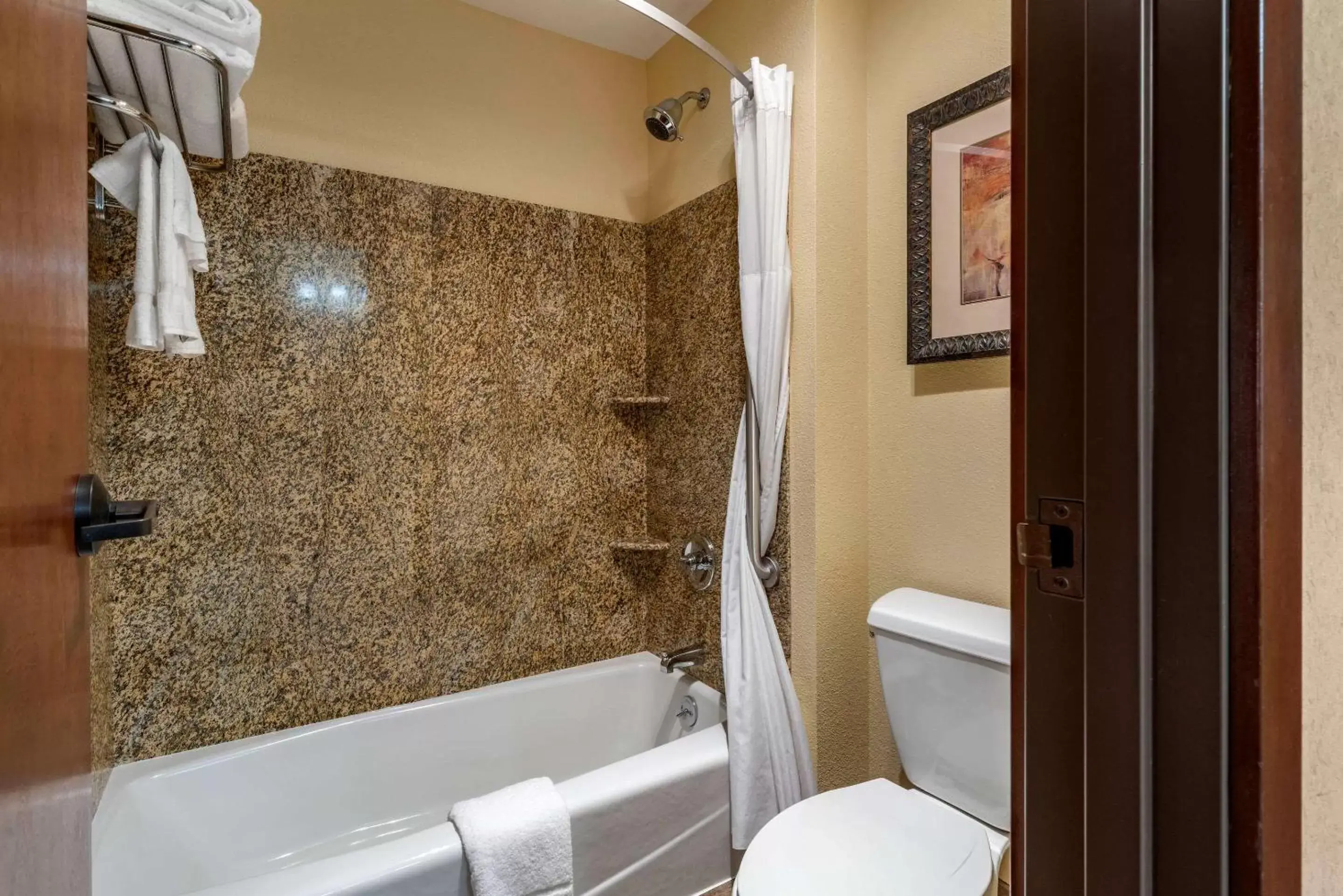 Bedroom, Bathroom in Lloyd Hotel Astoria Bayfront, Ascend Hotel Collection