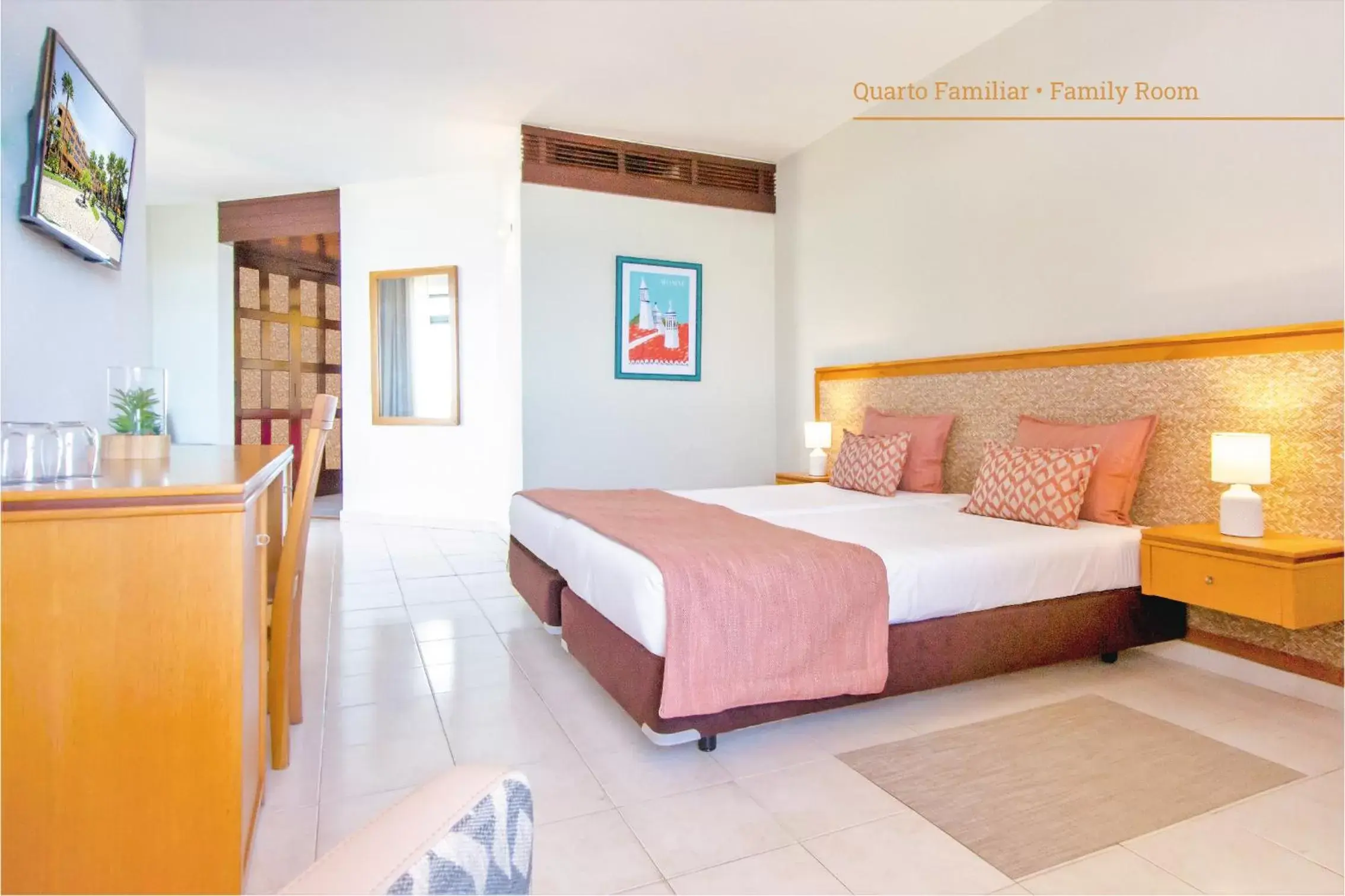 Communal lounge/ TV room, Bed in Auramar Beach Resort