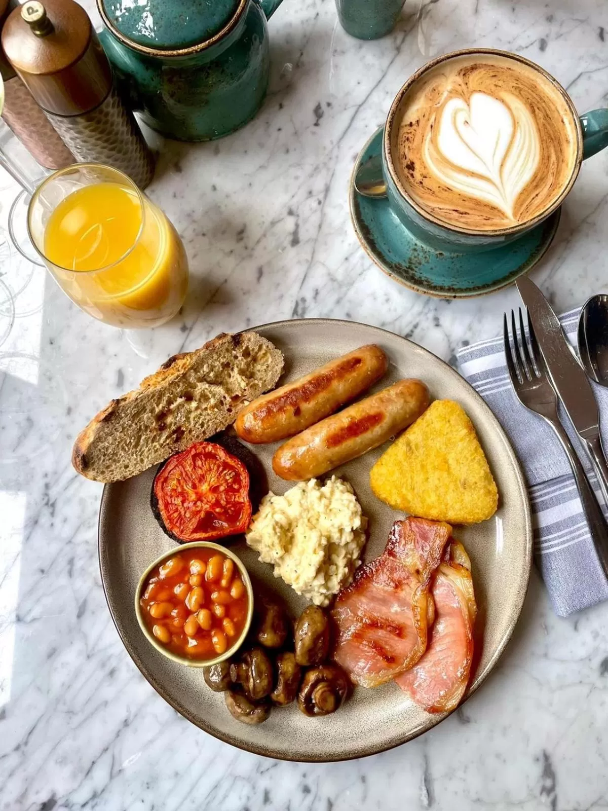 Restaurant/places to eat in The Coal Exchange Hotel