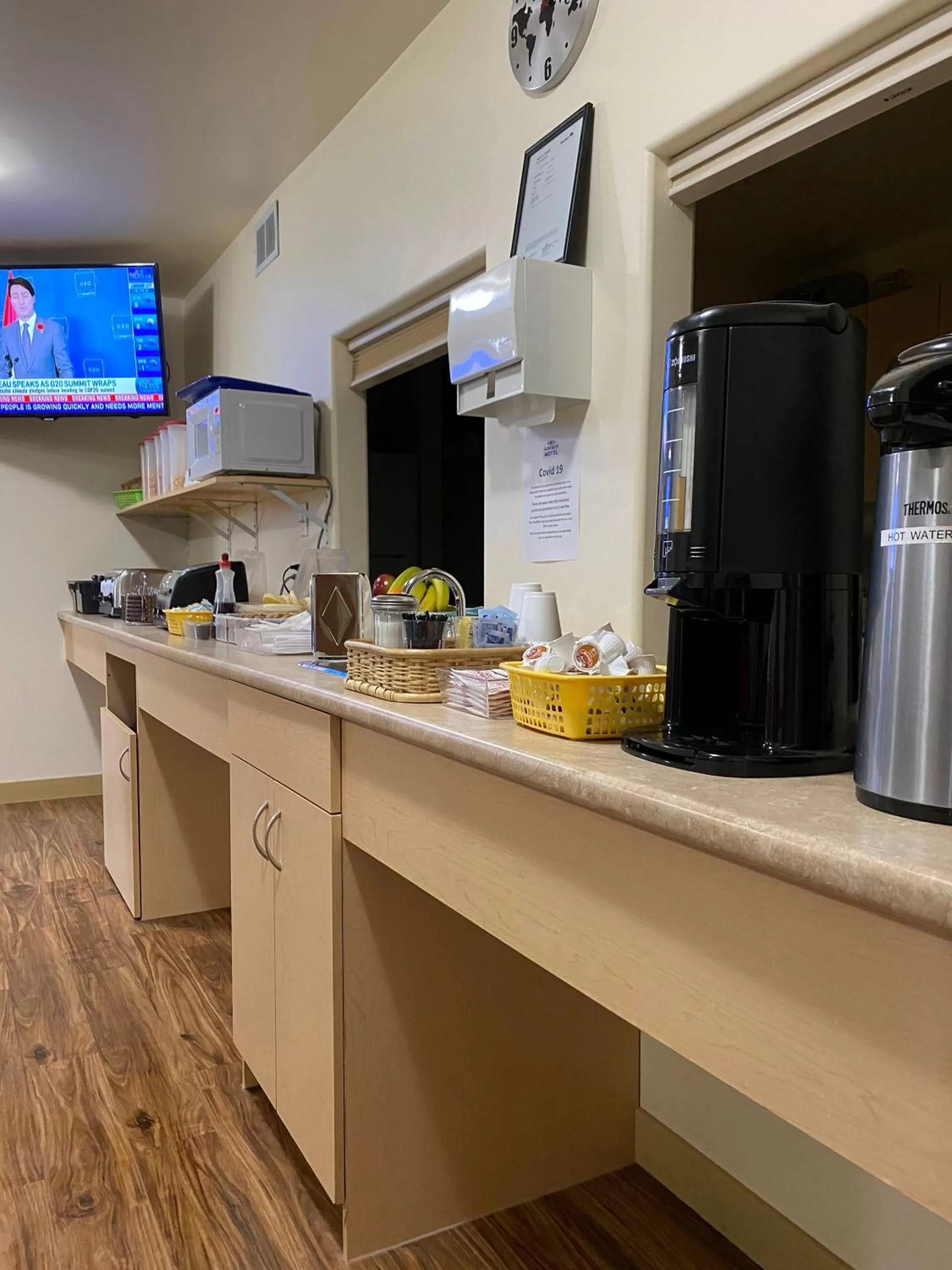 Buffet breakfast in Sleep Suite Motel