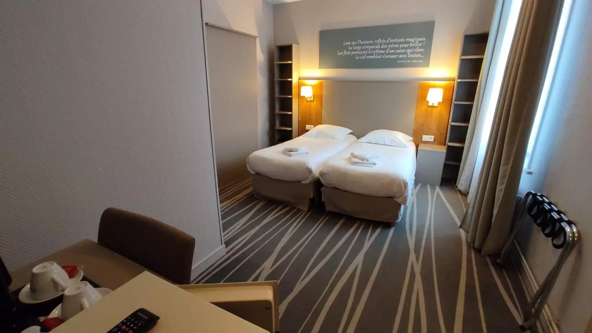 Photo of the whole room, Bed in Hôtel Villa Des 2 Caps