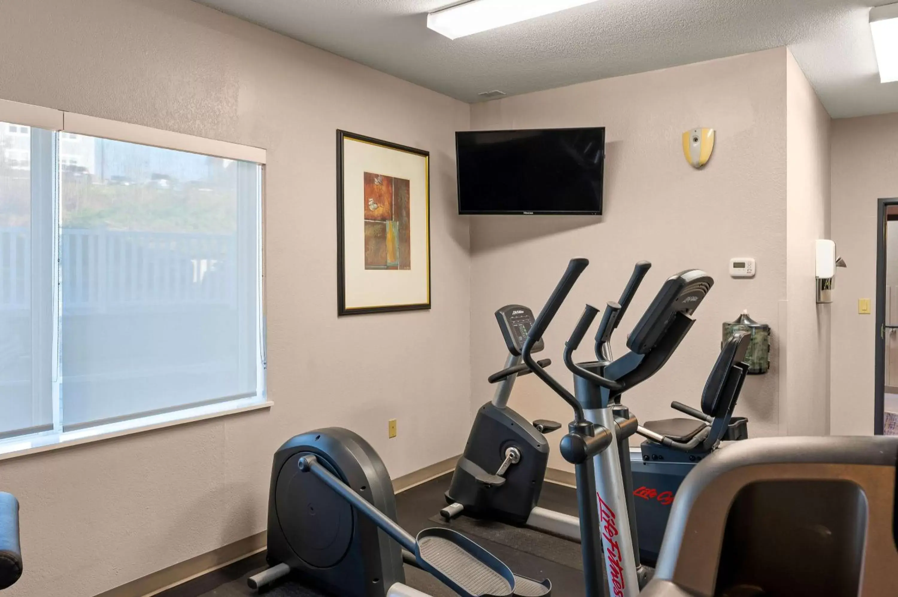 Fitness centre/facilities, Fitness Center/Facilities in Country Inn & Suites by Radisson, Asheville at Asheville Outlet Mall, NC