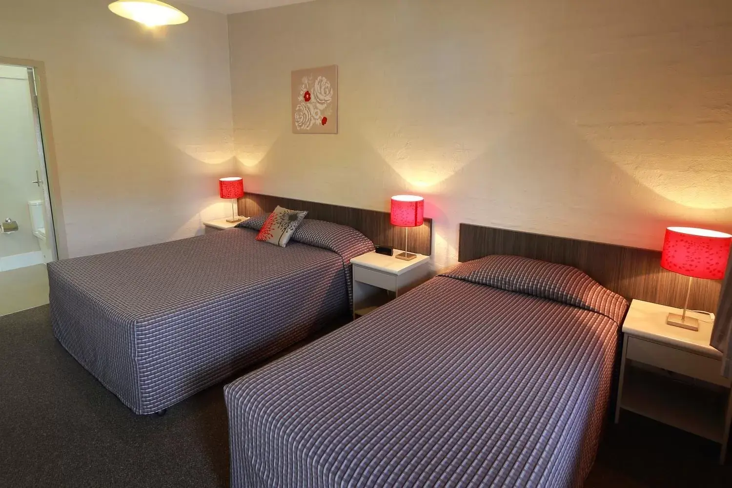 Bedroom, Bed in Everton Park Hotel