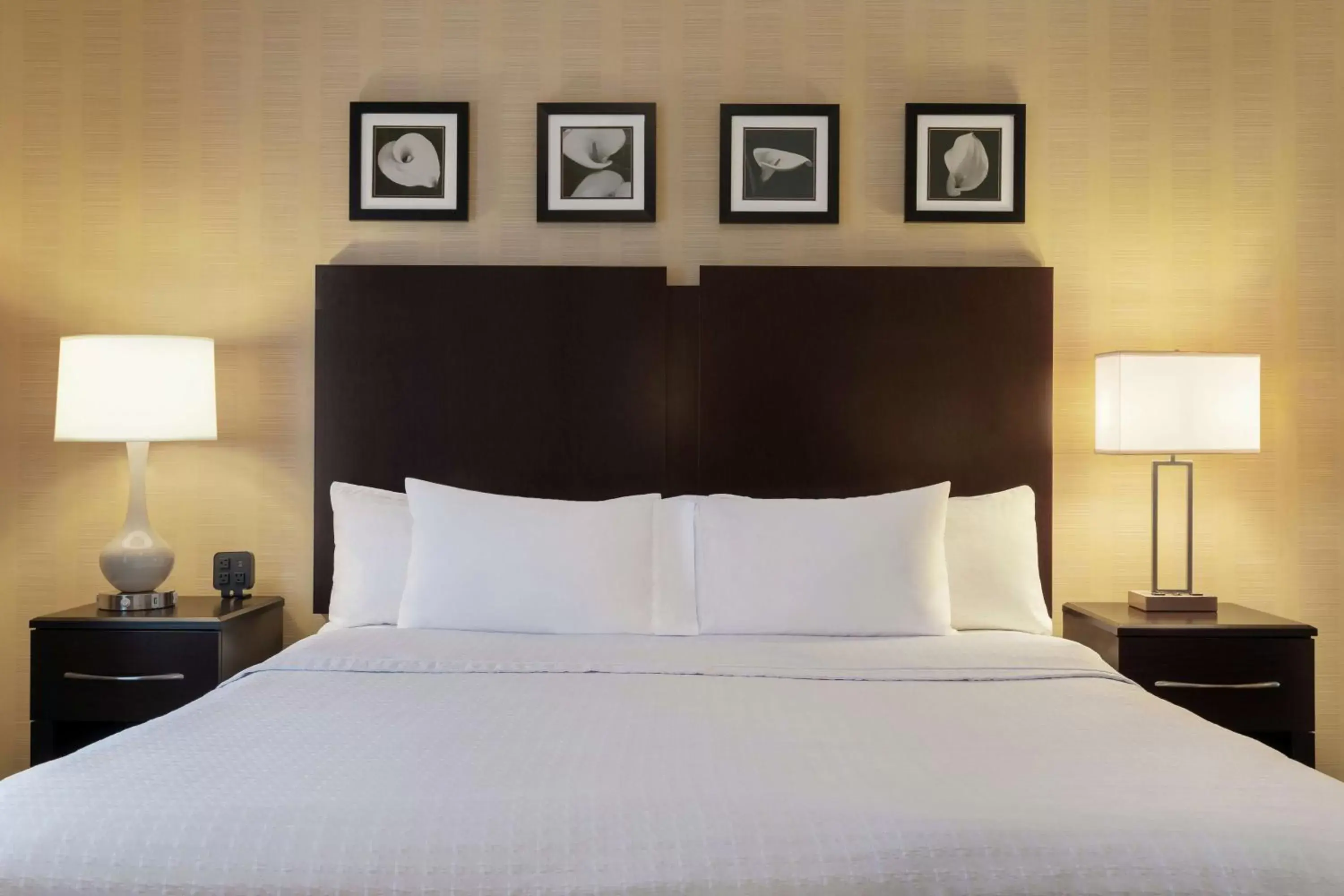 Bed in Homewood Suites by Hilton Newtown - Langhorne, PA
