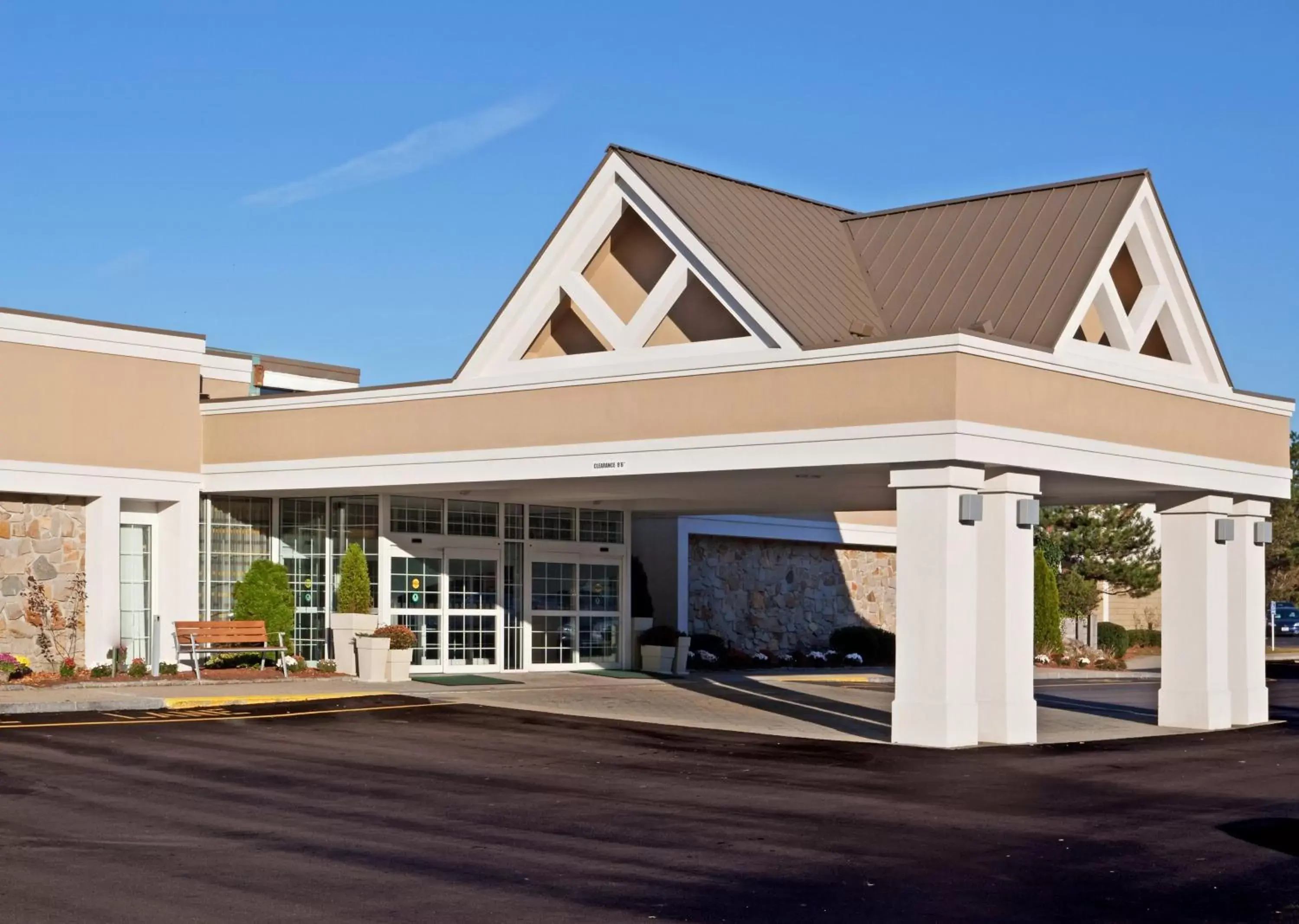 Property Building in enVision Hotel & Conference Center Mansfield-Foxboro