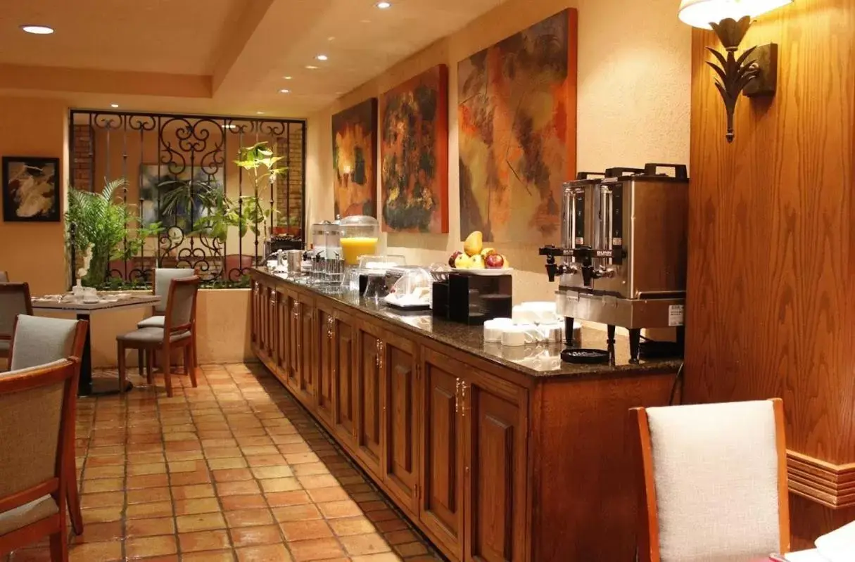 Continental breakfast, Restaurant/Places to Eat in Quality Inn & Suites Saltillo Eurotel