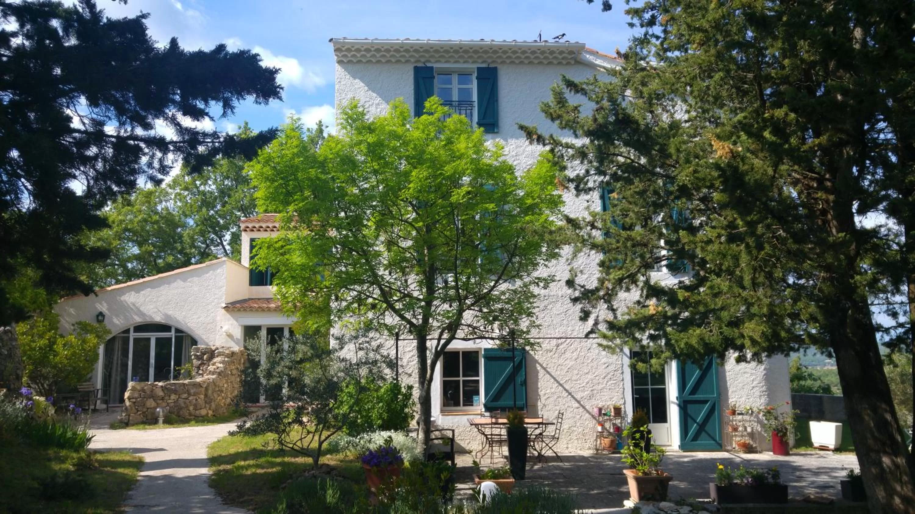 Facade/entrance in Le Moulin de Varrians