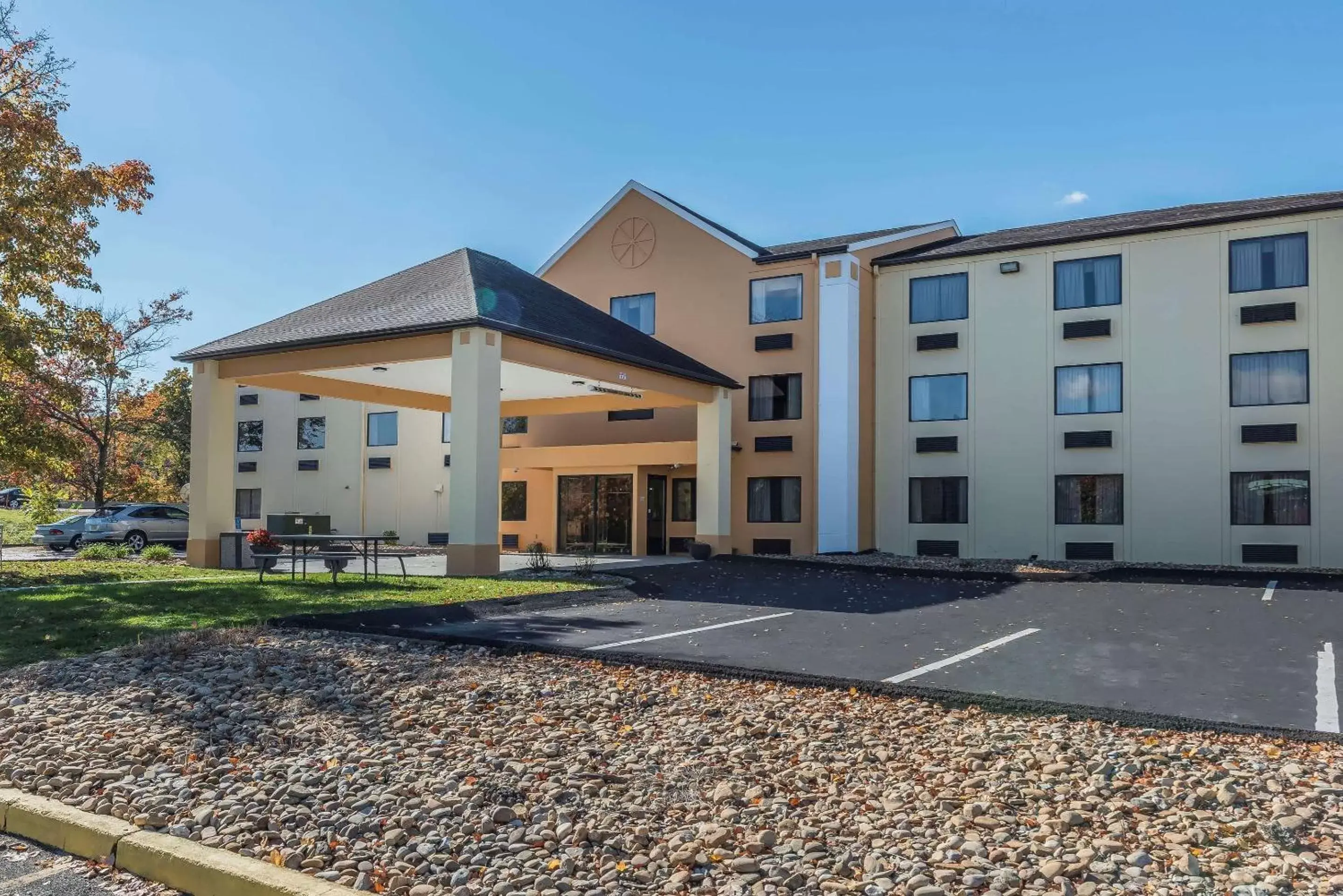 Property Building in Quality Inn & Suites Harmarville