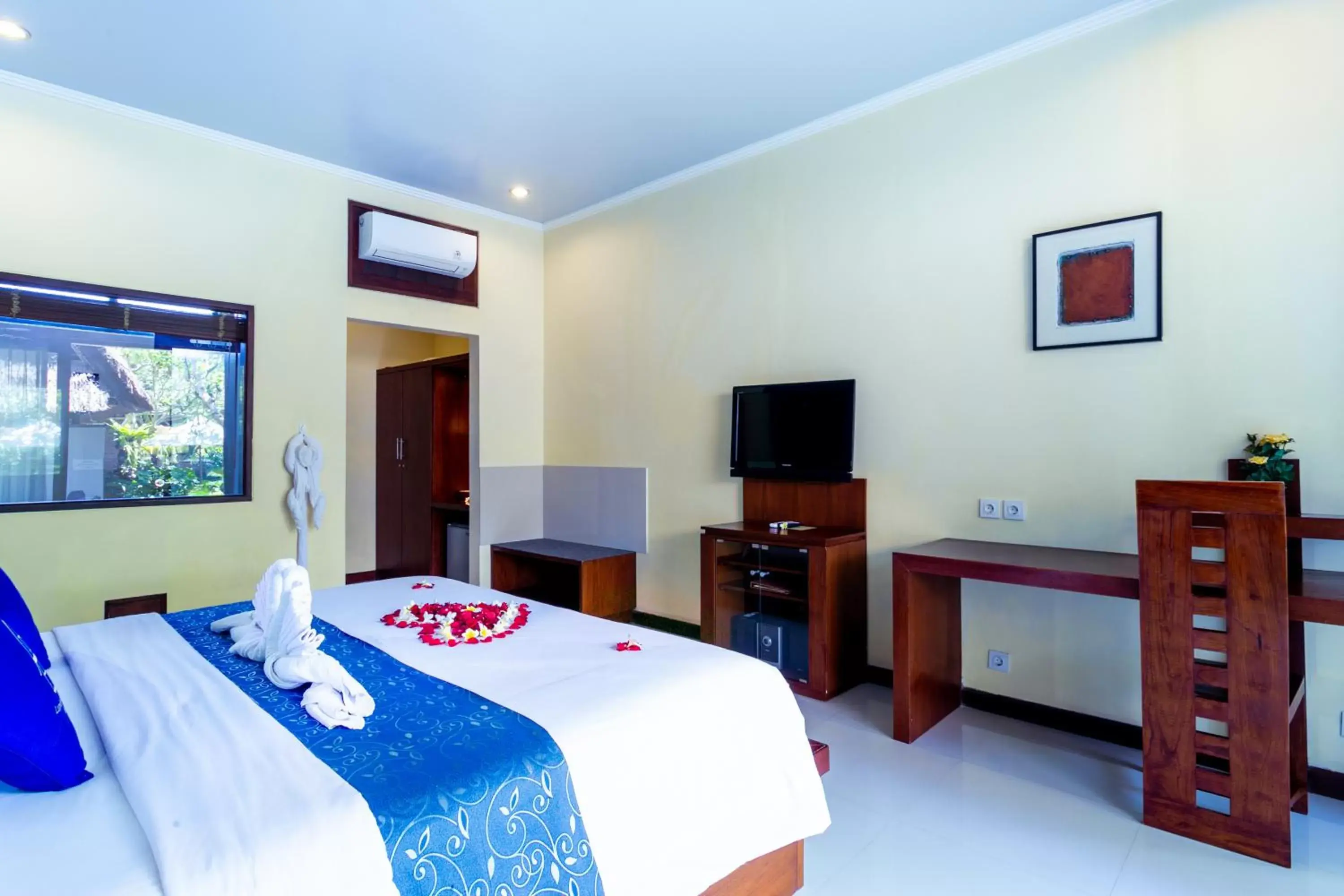 Bed in Lumbung Sari Ubud Hotel - CHSE Certified Bed in Lumbung Sari Ubud Hotel - CHSE Certified