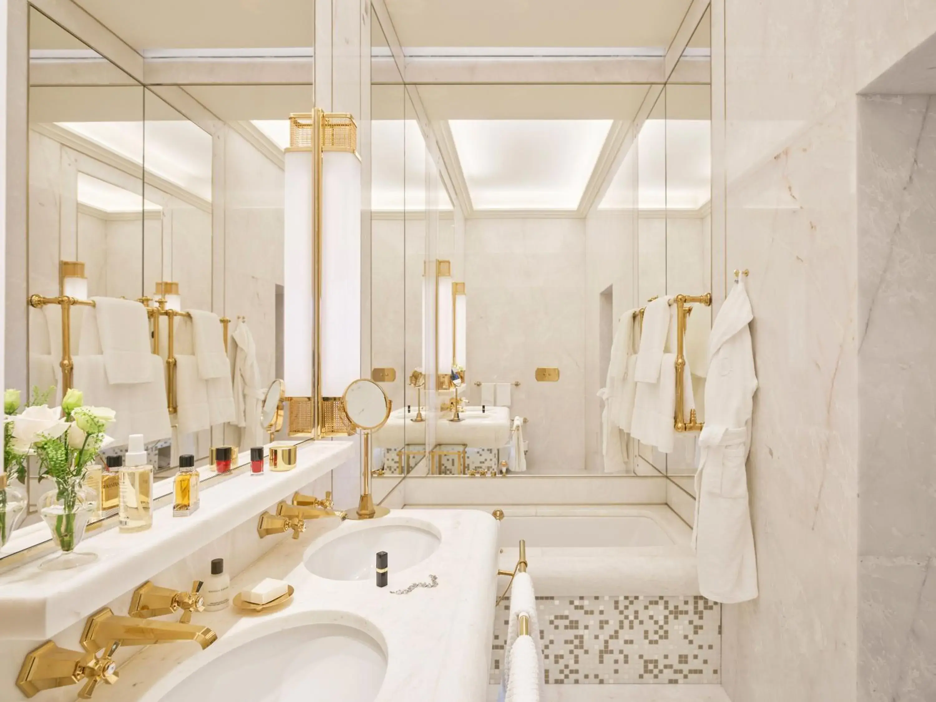 Bathroom in Hotel Eden - Dorchester Collection