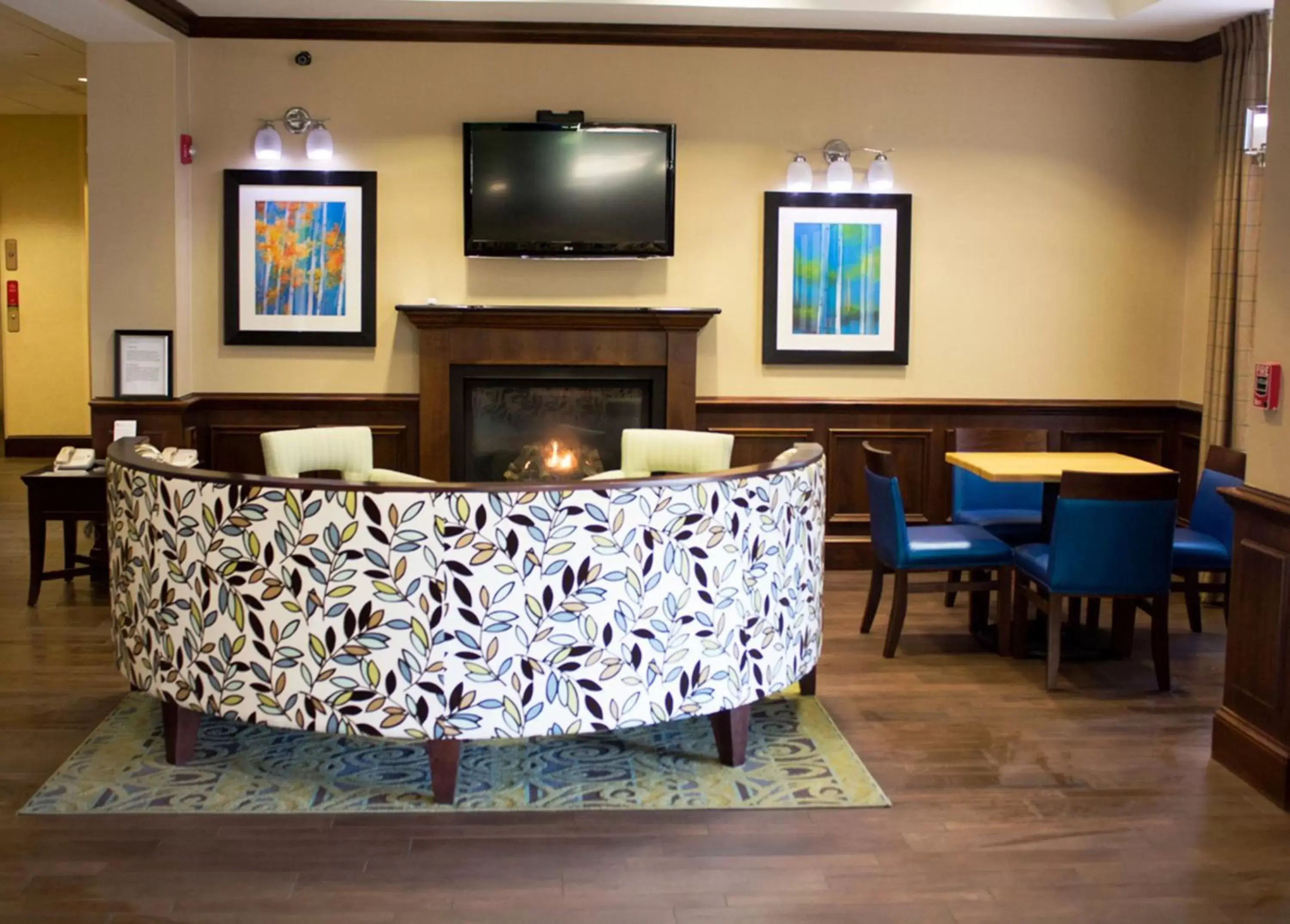 Property building in Holiday Inn Express West Jefferson by IHG Property building in Holiday Inn Express West Jefferson by IHG