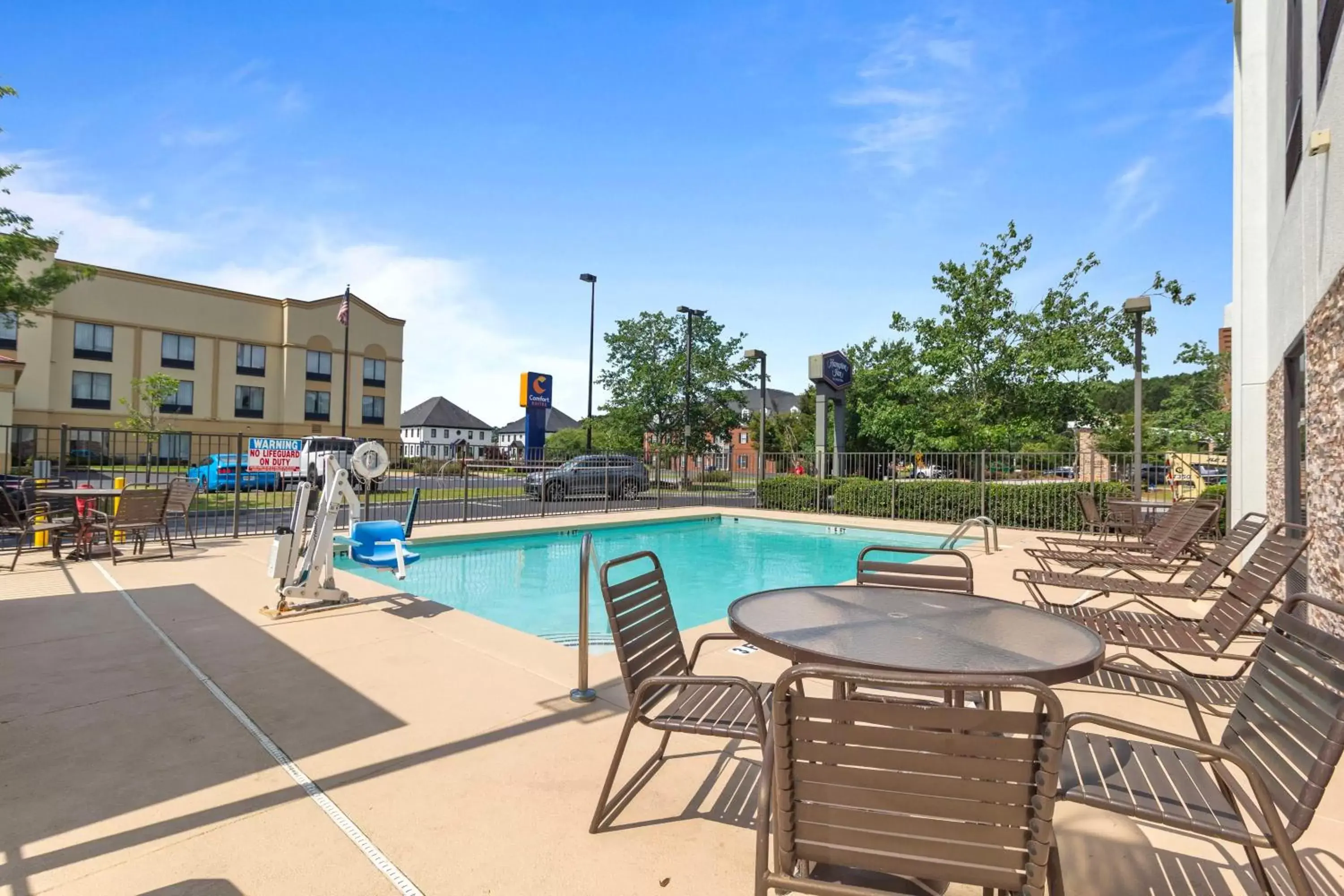 Pool view, Swimming Pool in Hampton Inn Atlanta-Woodstock