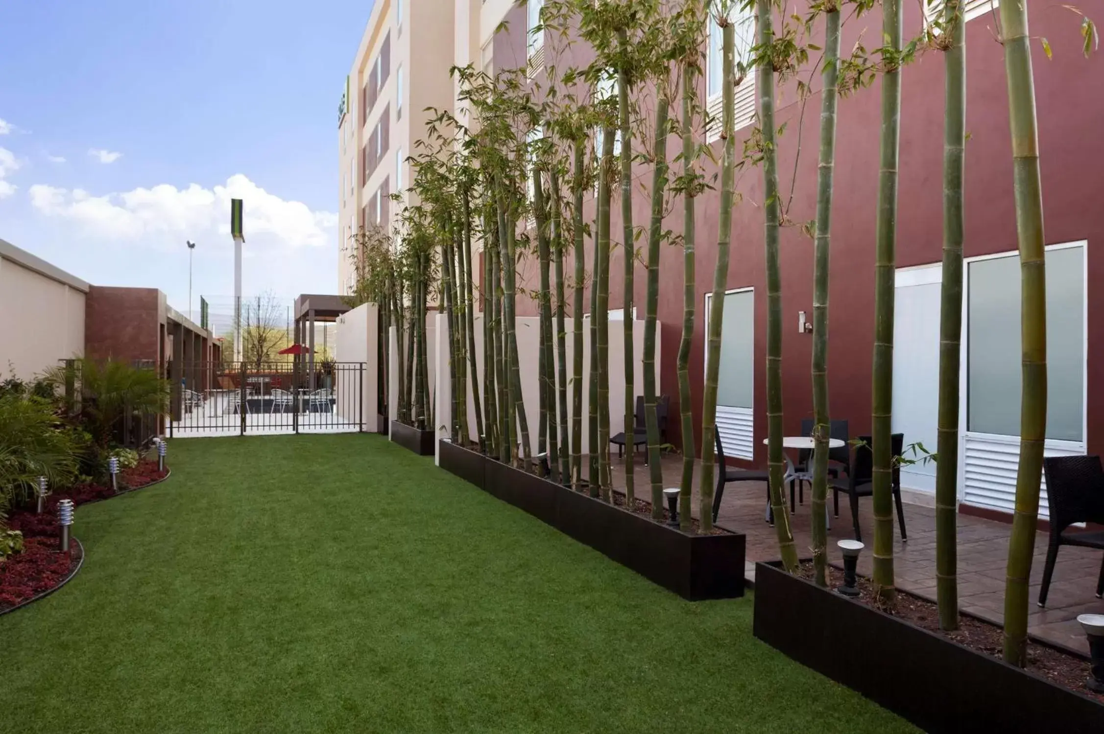 Patio in Homewood Suites by Hilton Queretaro