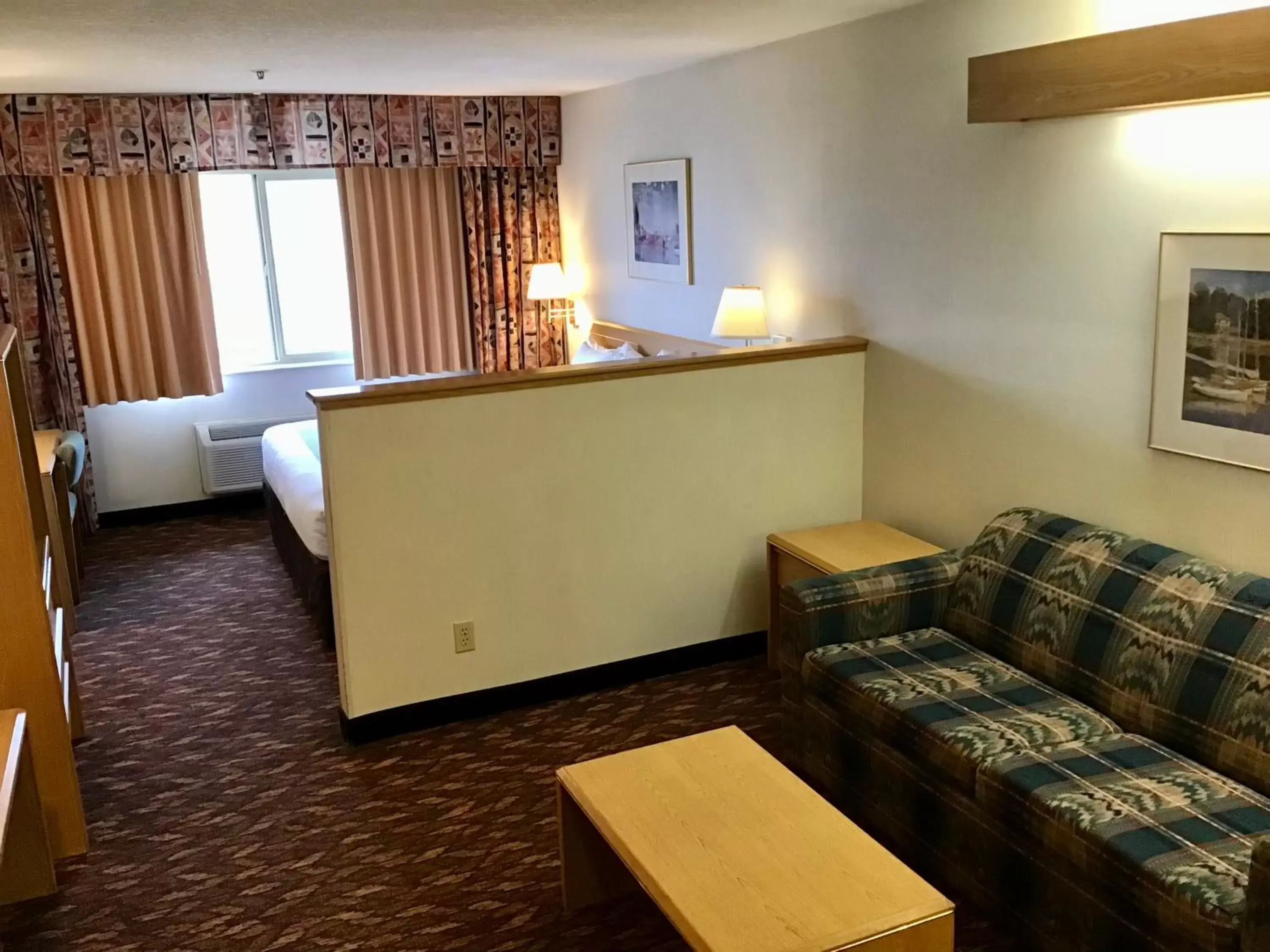 Seating Area in Quality Inn & Suites Wilsonville