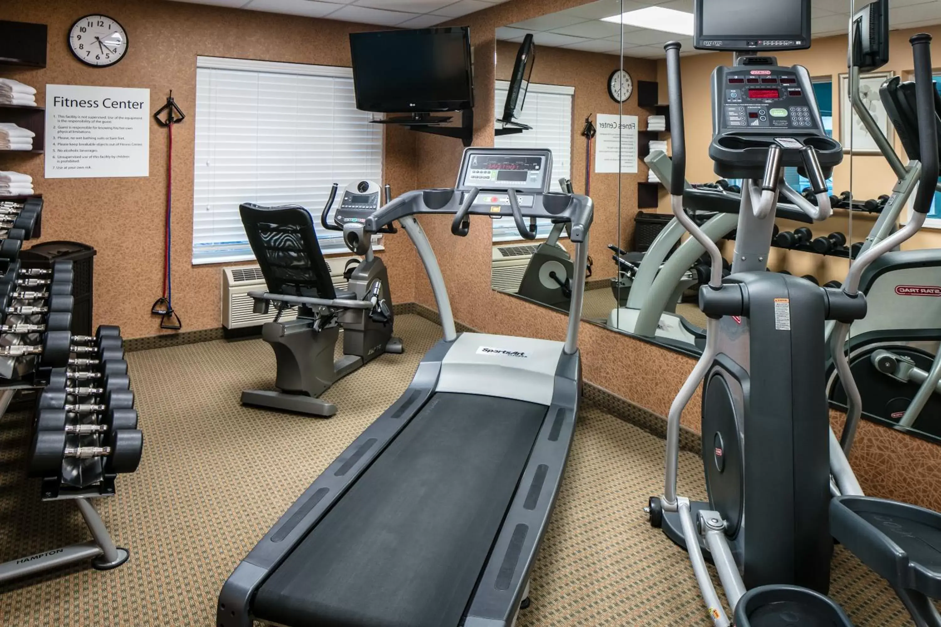 Spa and wellness centre/facilities, Fitness Center/Facilities in Holiday Inn Express & Suites Clinton, an IHG Hotel