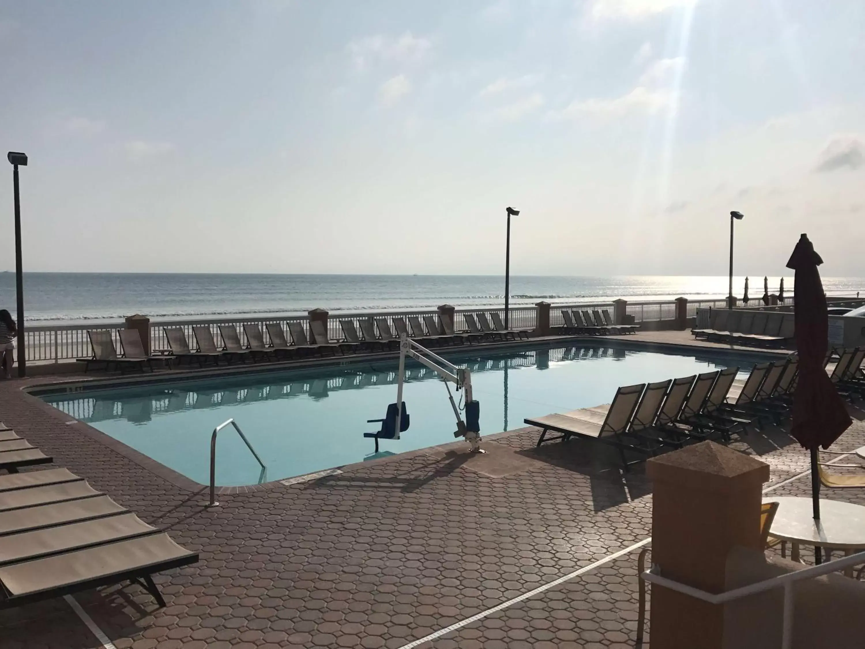 Pool view, Swimming Pool in Hampton Inn Daytona Shores-Oceanfront