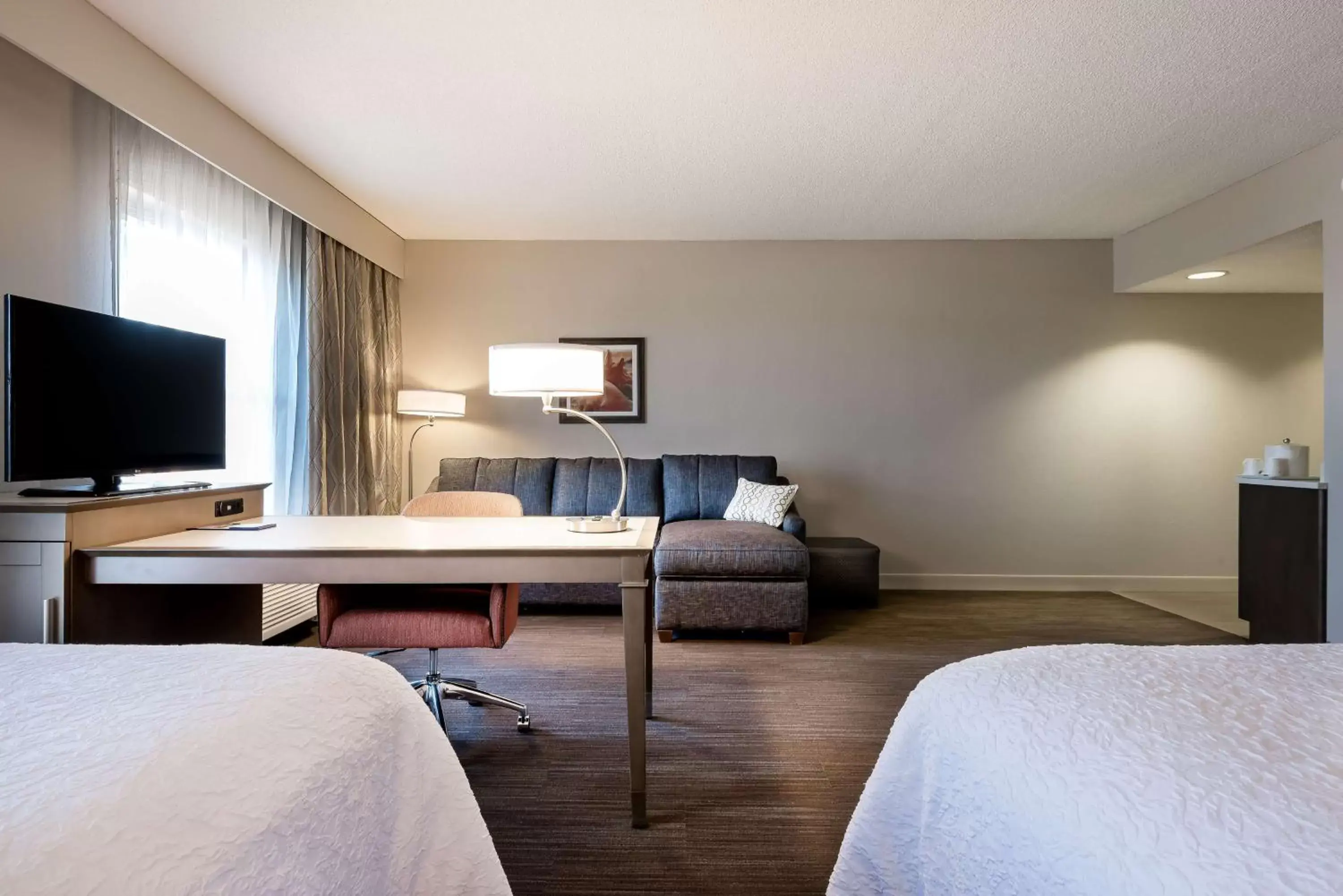 Non-Smoking Queen Oversize Room in Hampton Inn Myrtle Beach West Non-Smoking Queen Oversize Room in Hampton Inn Myrtle Beach West