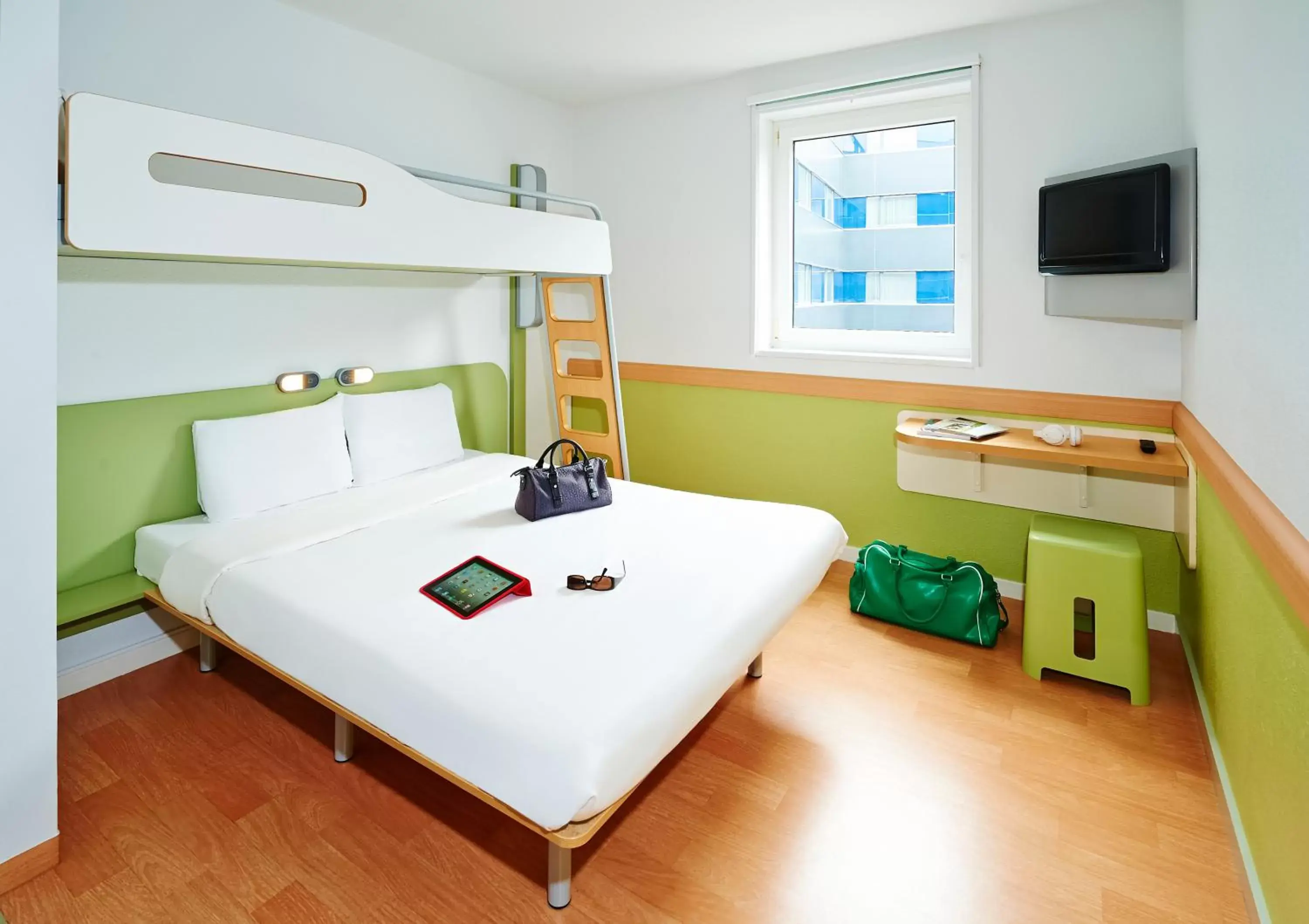 Bed, Bunk Bed in ibis budget Zurich City West