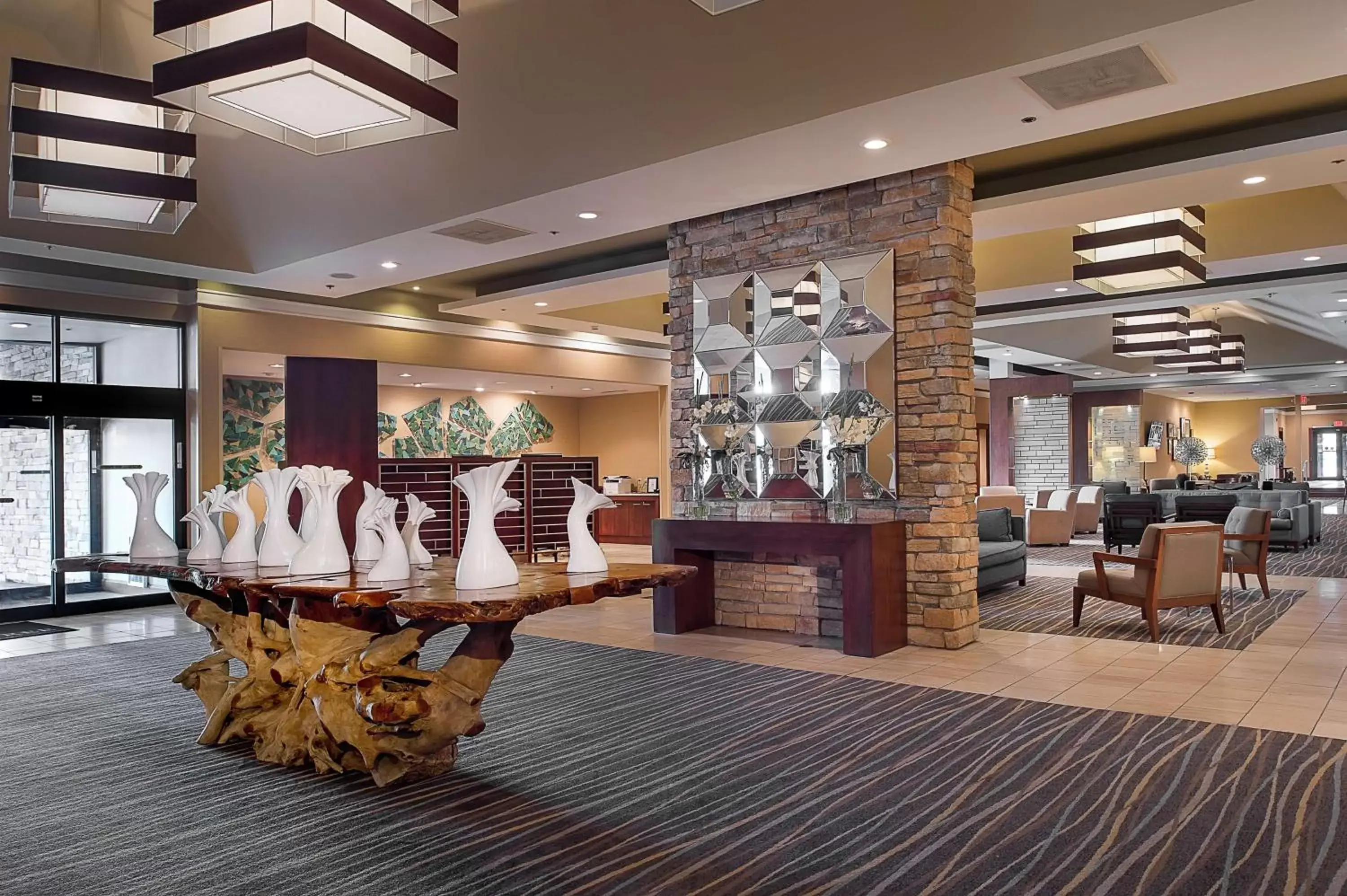 Lobby or reception in DoubleTree by Hilton Collinsville/St.Louis