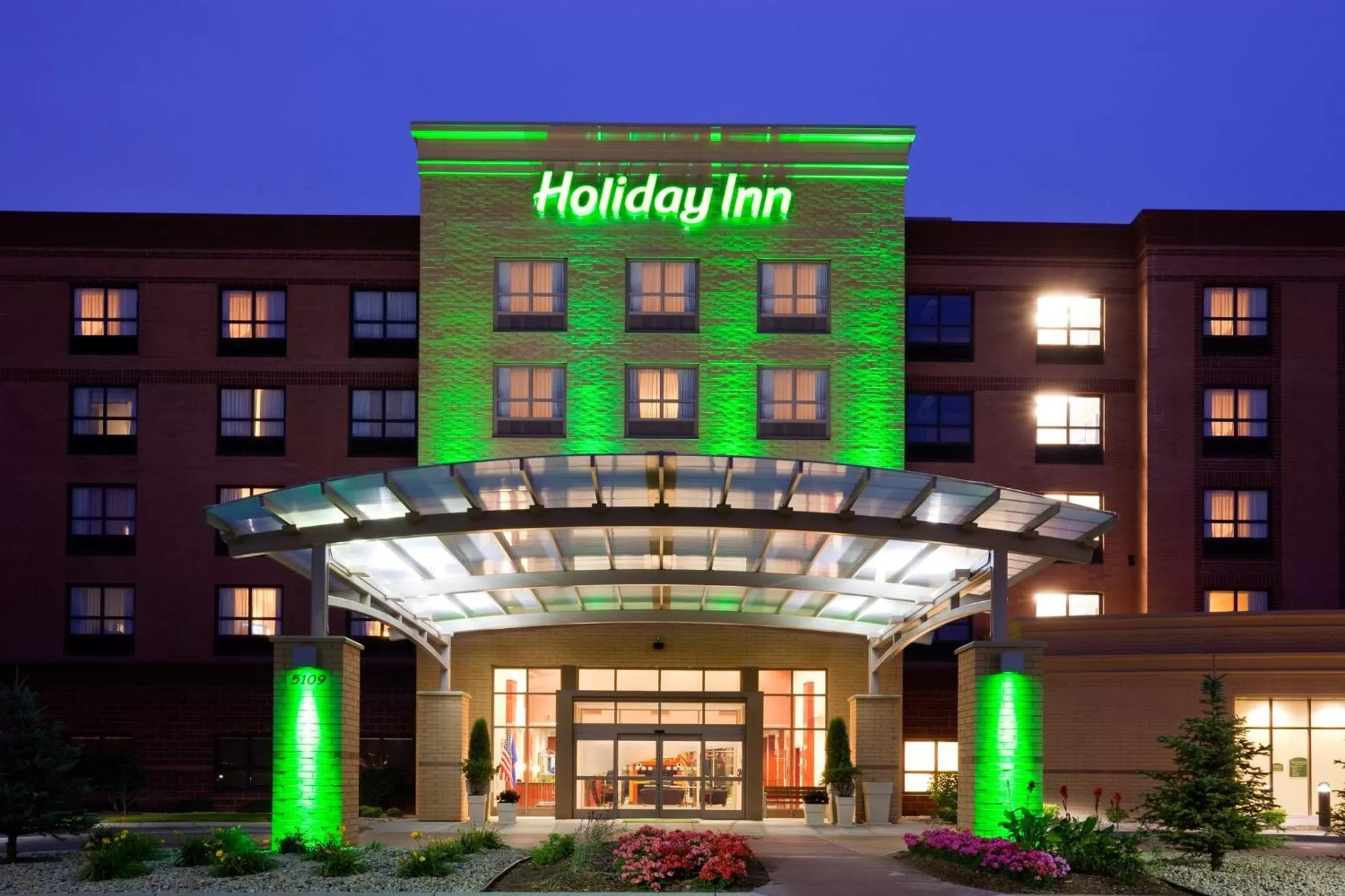 Property building in Holiday Inn Madison at The American Center by IHG