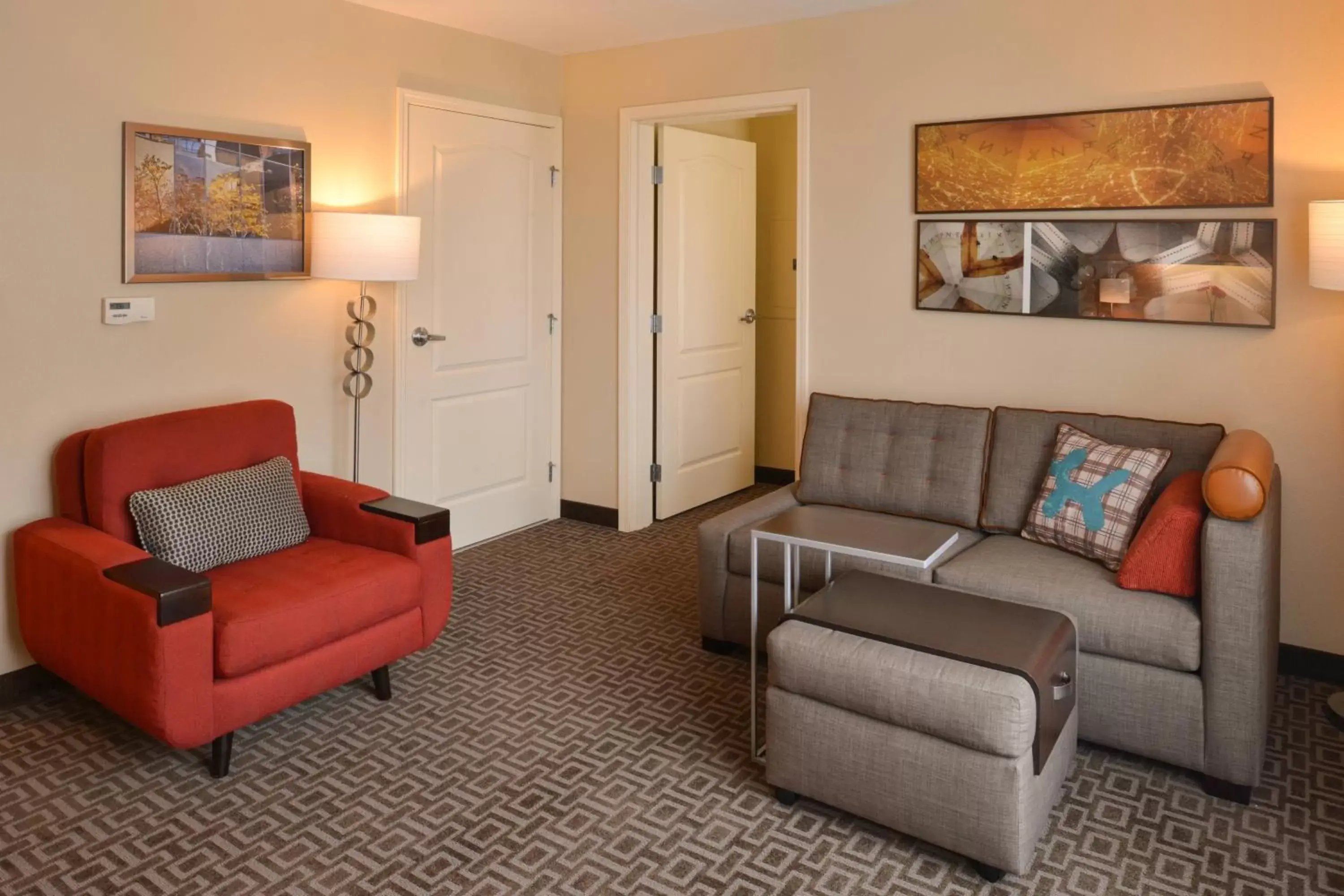 Living room, Seating Area in TownePlace Suites by Marriott Sacramento Roseville