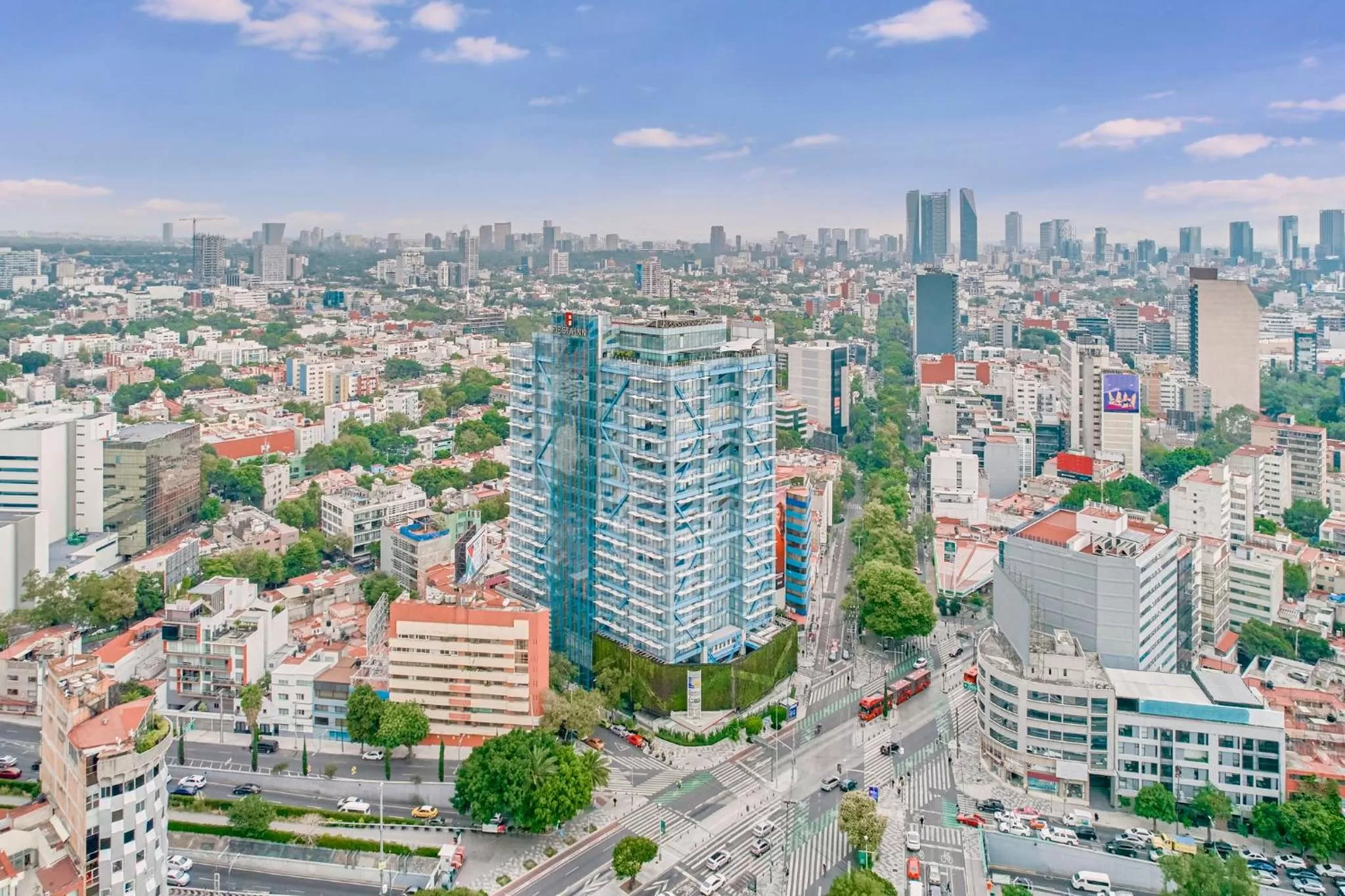 Property building in Fiesta Inn Insurgentes Viaducto