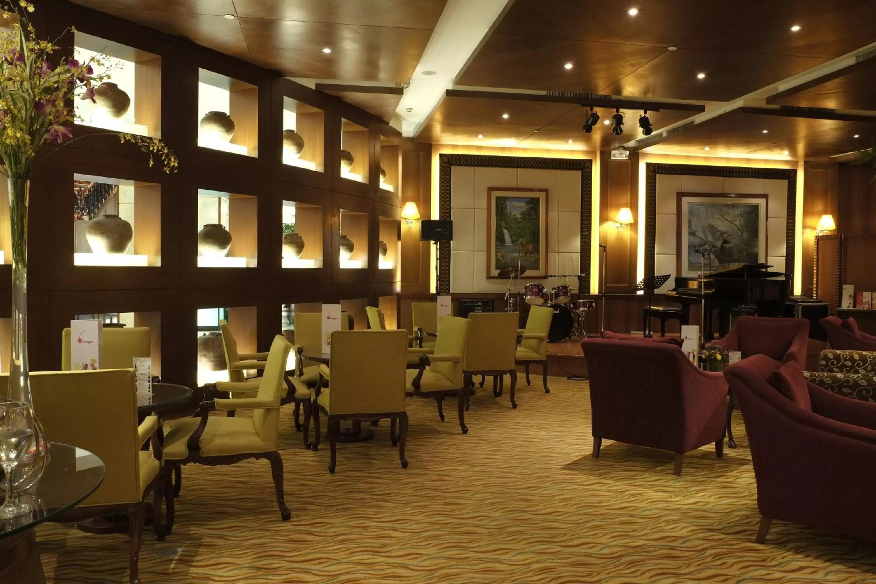 Lounge or bar in Marco Polo Plaza Cebu