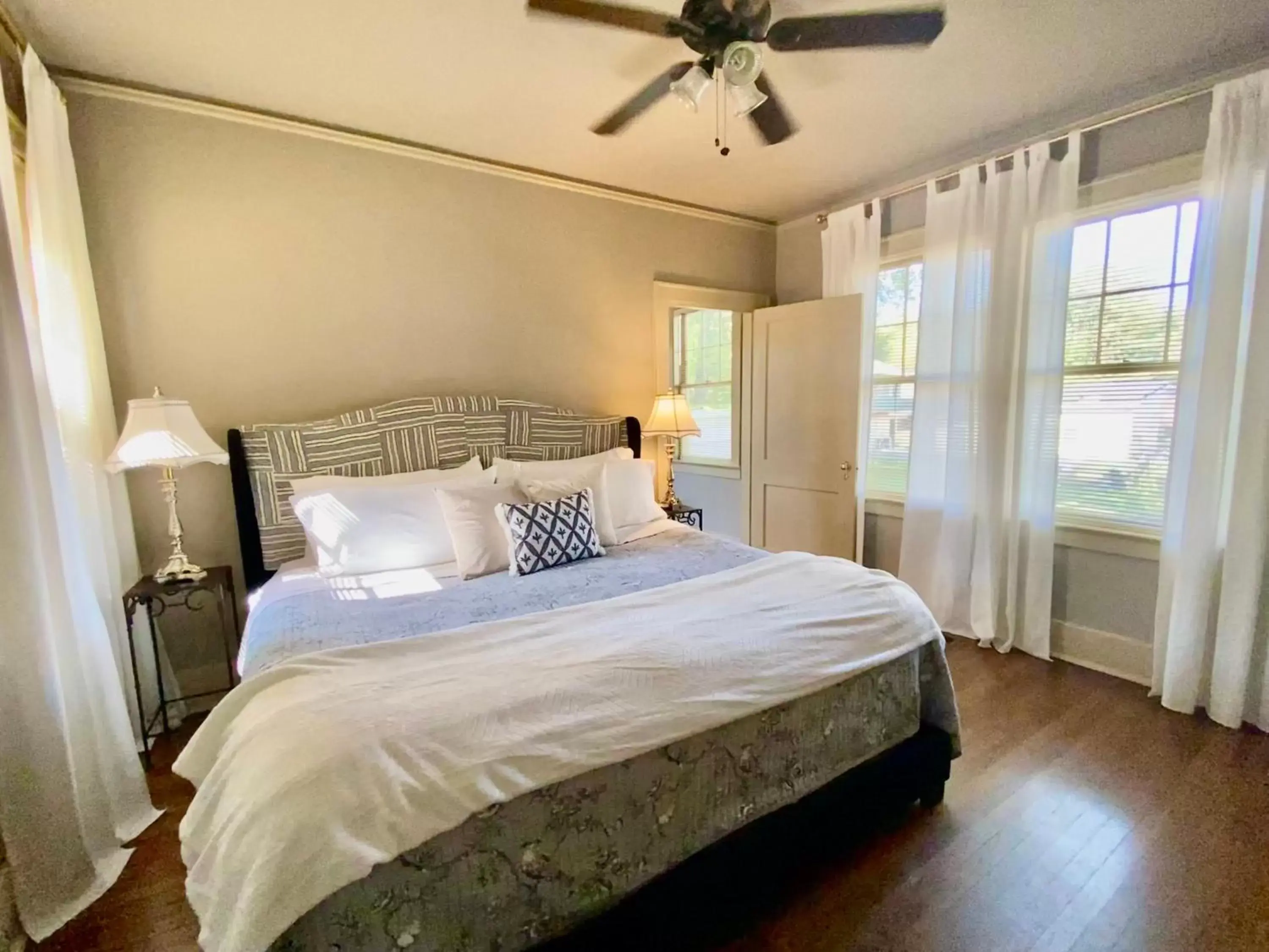 Suite in The Empress of Little Rock Suite in The Empress of Little Rock